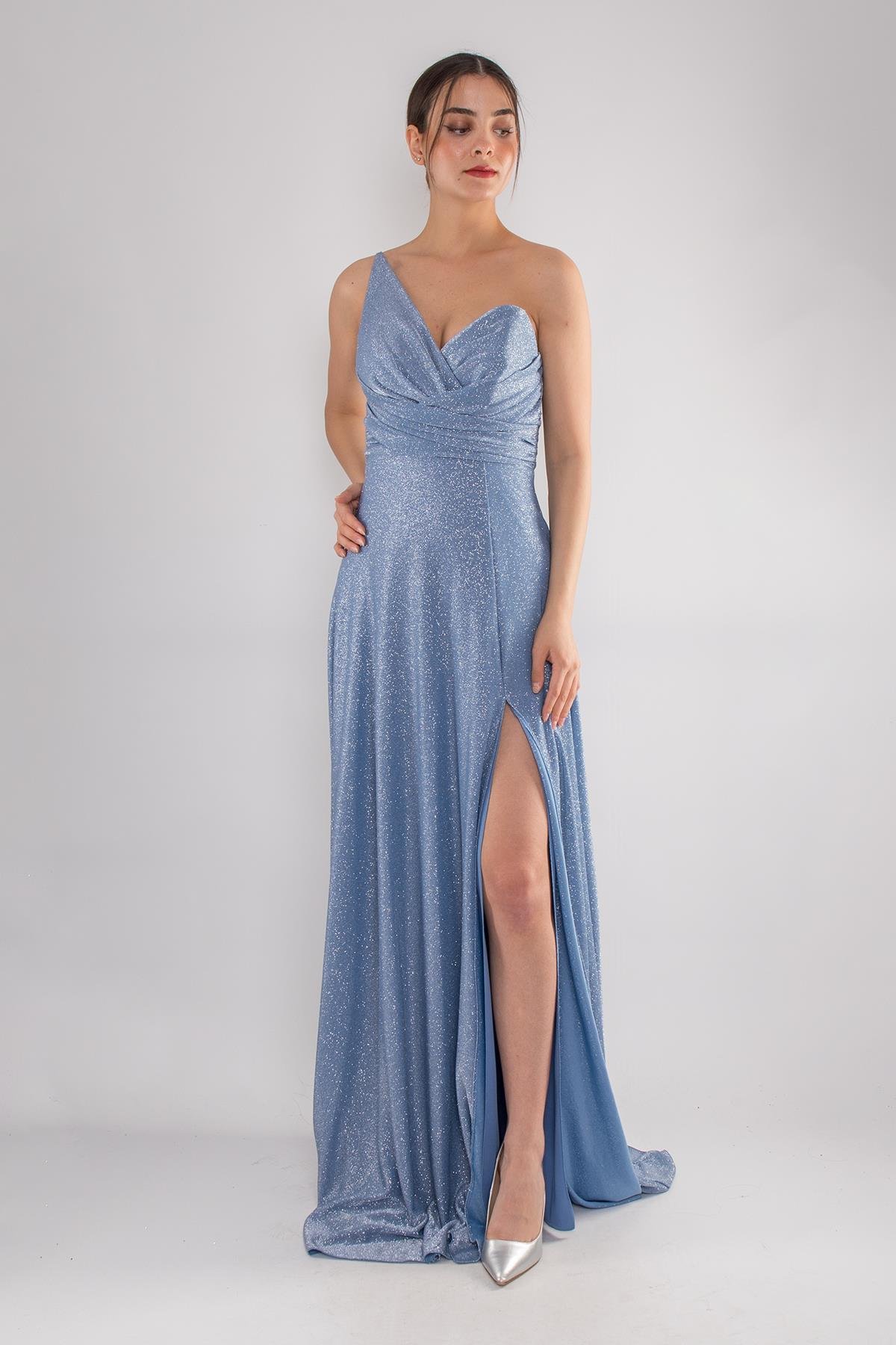 4097 Tek Omuz Beli Drape Kendinden Simli Uzun Elbise