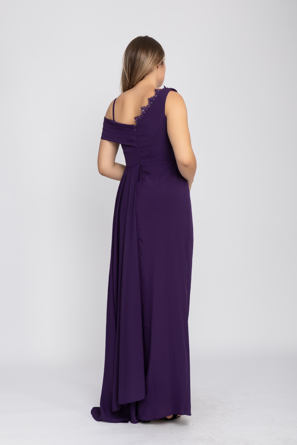 410 KB Tek Omuz Drapeli Kuyruklu Uzun Abiye Elbise