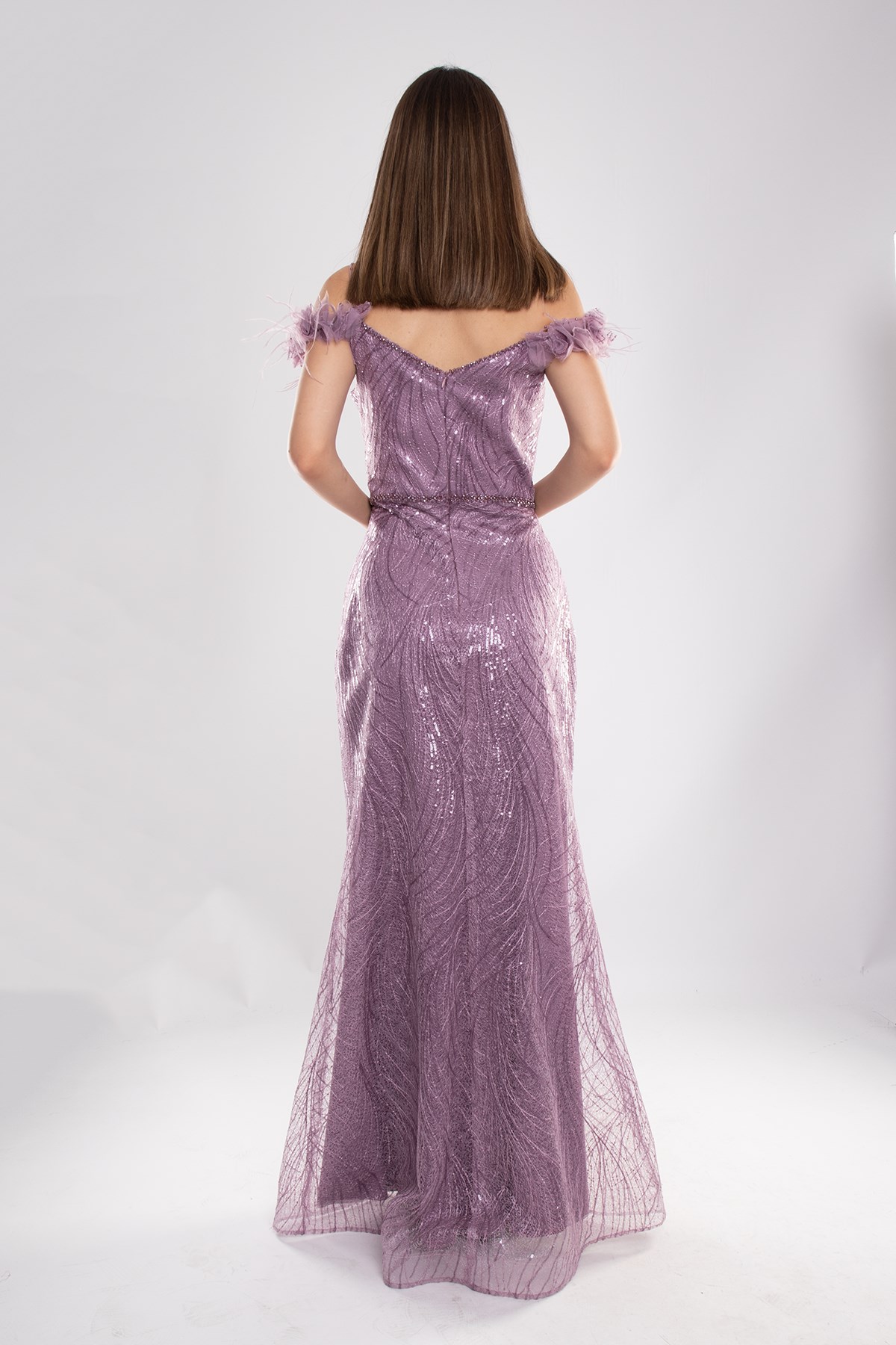 413 Suyolu Payet Nakışlı Yırtmaçlı Omuz Detay Boncuklu Nişanlık