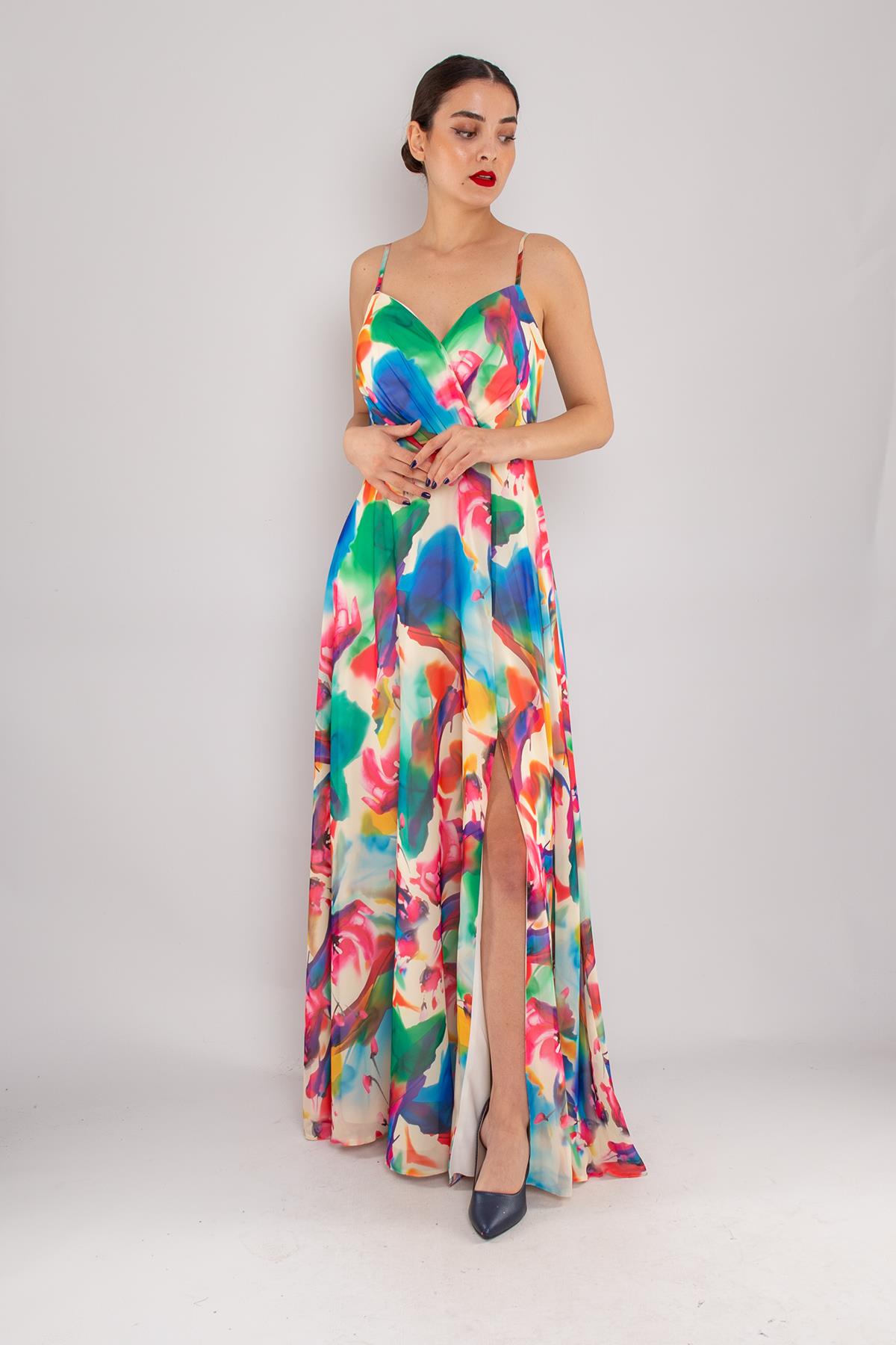 4244 İpAskı Kruvaze Desenli Yırtmaçlı Astarlı Uzun Şifon Elbise