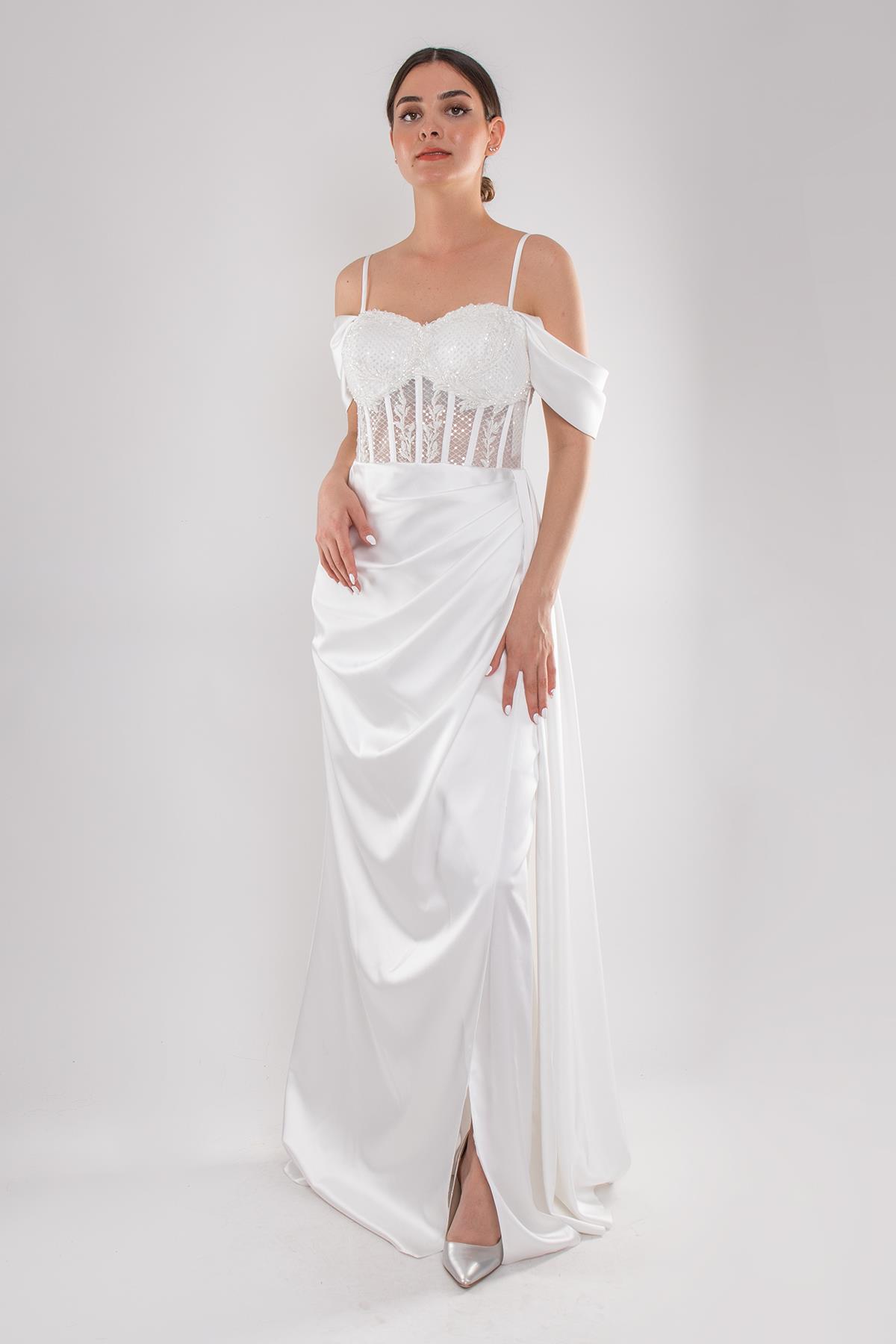 437 Göğüs Dantel İncili Yırtmaçlı Uzun Saten Elbise