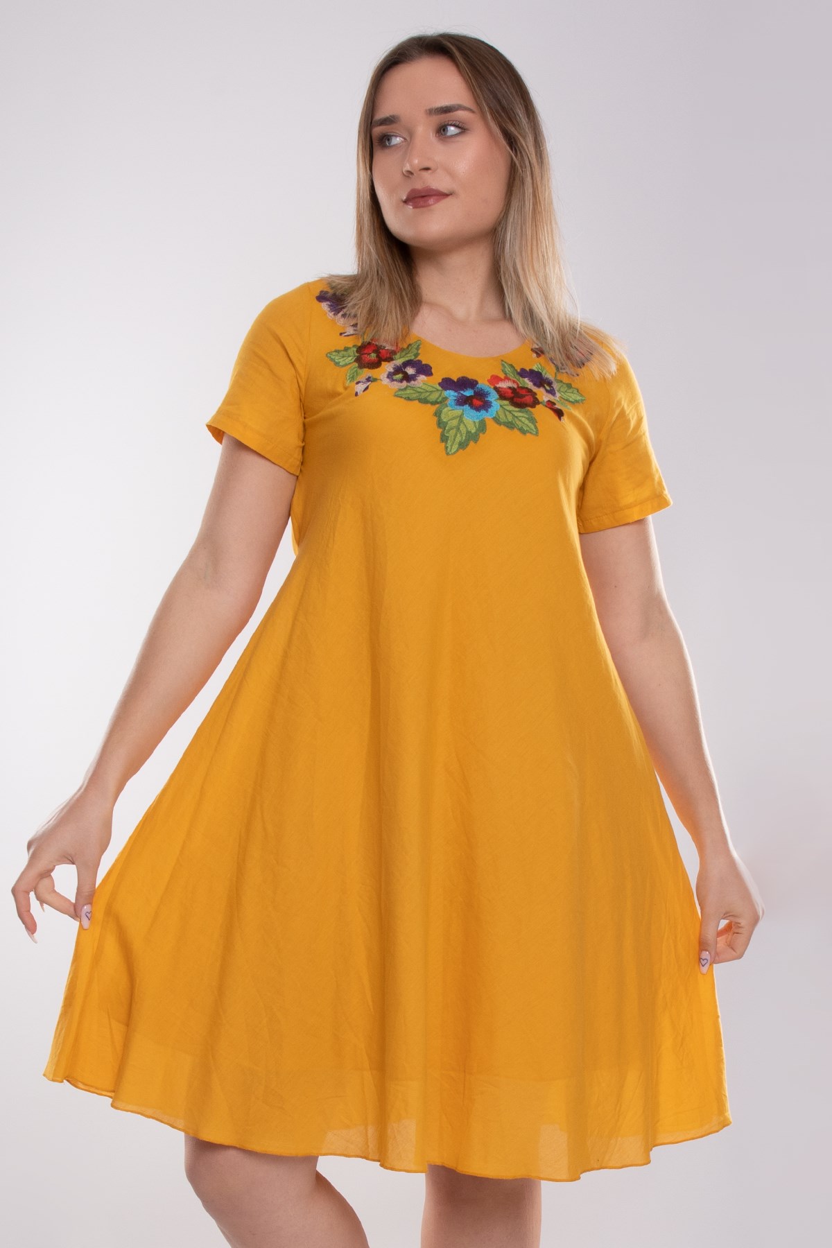 4614 Yaka Çiçek Nakışlı Beli İpli KısaKol Pamuk Otantik Elbise