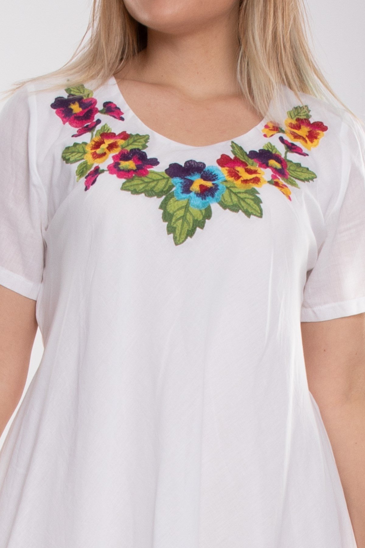 4614 Yaka Çiçek Nakışlı Beli İpli KısaKol Pamuk Otantik Elbise