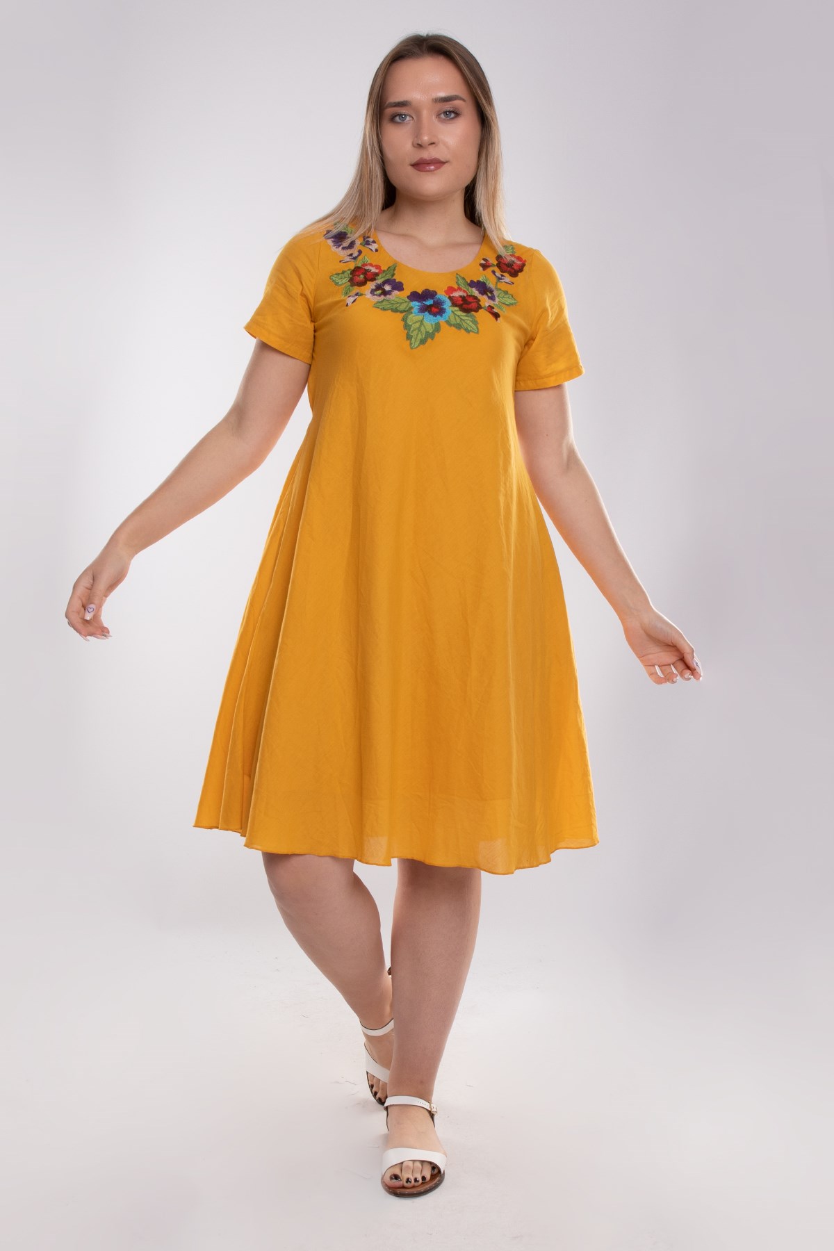 4614 Yaka Çiçek Nakışlı Beli İpli KısaKol Pamuk Otantik Elbise