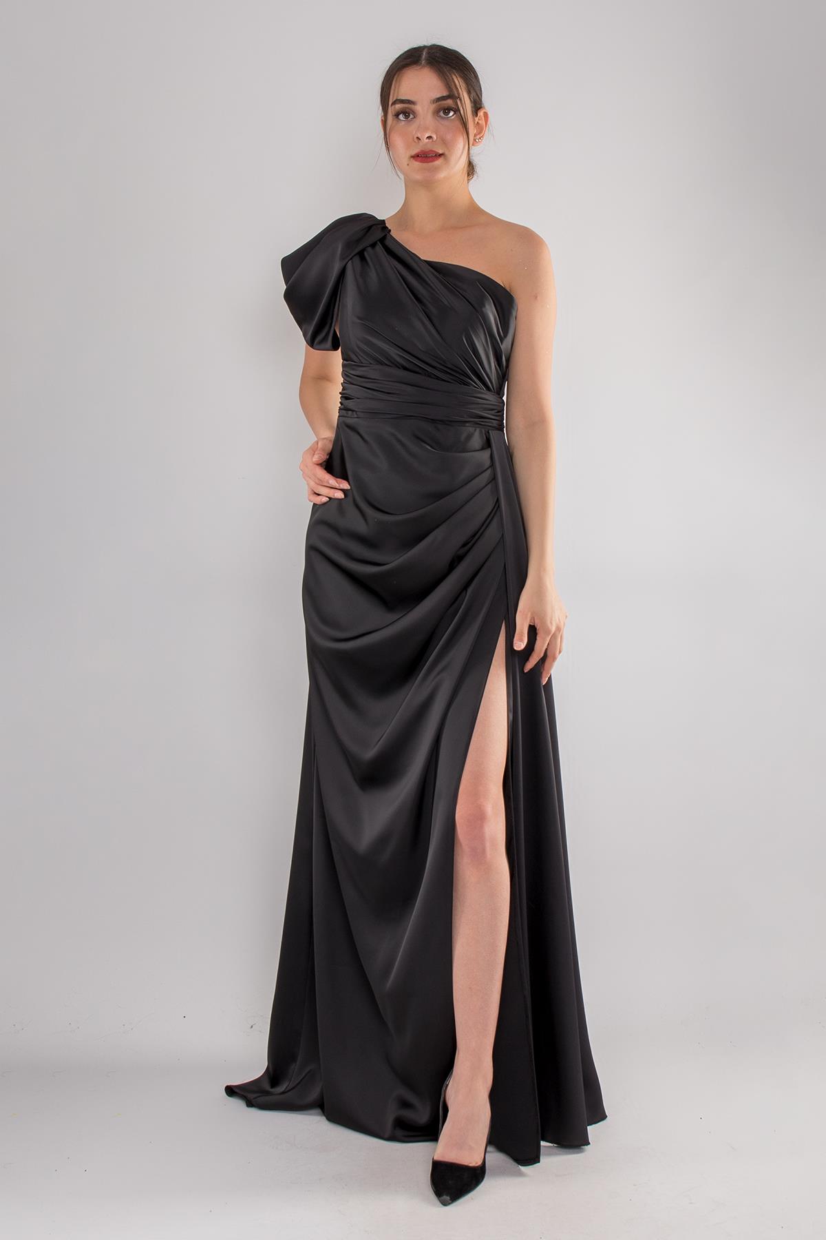 465 Tek Omuz Beli Drape Kuyruklu Saten Uzun Elbise