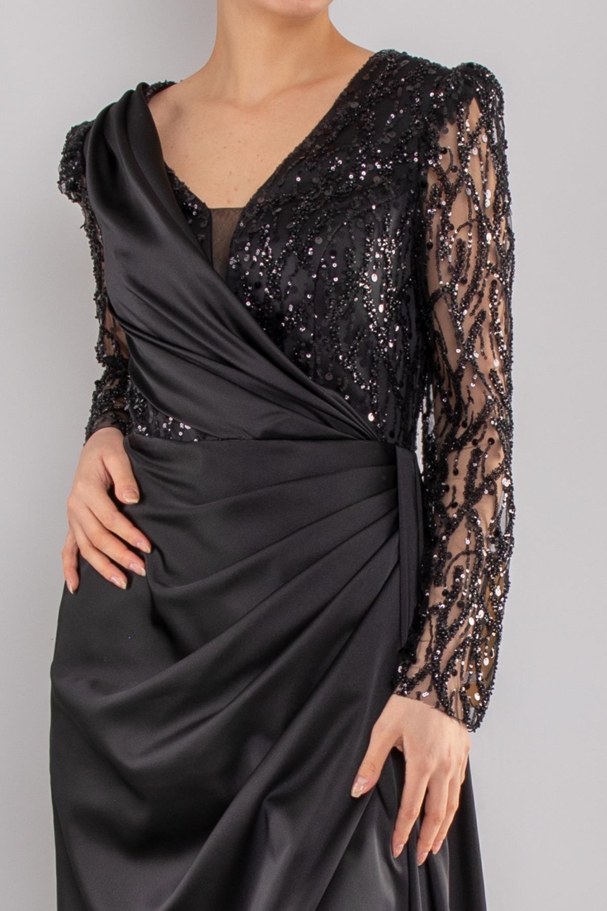 486 Payetli Tül Kol Kruvaze Yaka Drapeli Uzun Saten Elbise