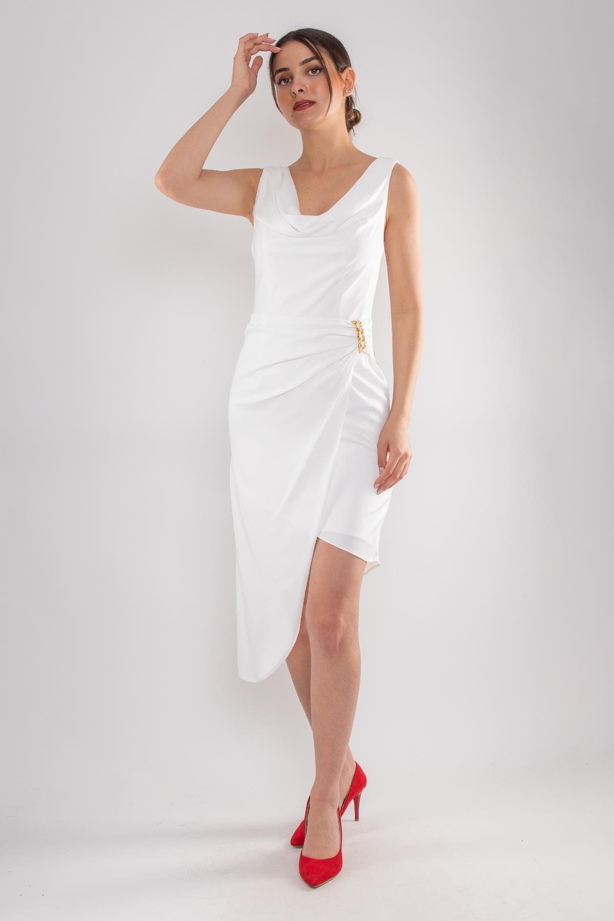 5015 Yanı Taşlı Degaje Yaka Kısa Elbise