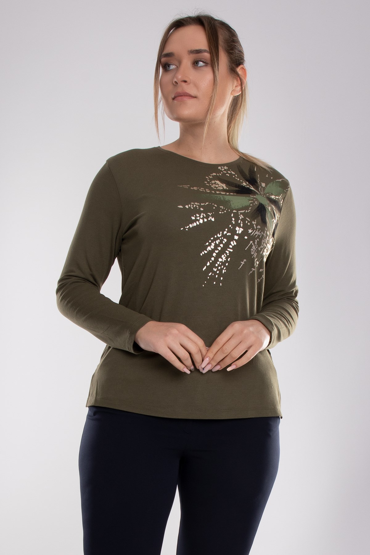 5030 Büyük Beden Yaldızlı Çiçek Baskılı Viscon Kadın Bluz