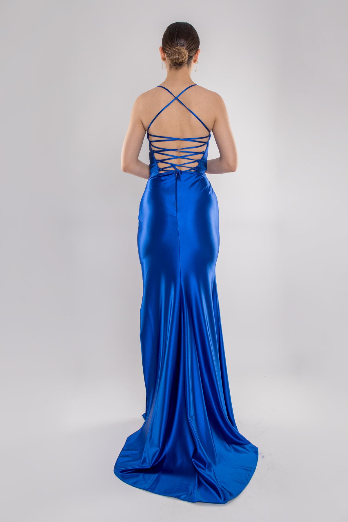 5040 Sırt Dekolte İpli Balık Model Uzun Saten Elbise