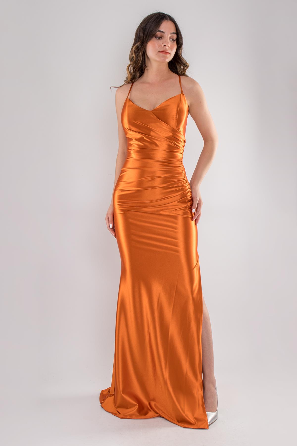 5040 Sırt Dekolte İpli Balık Model Uzun Saten Elbise