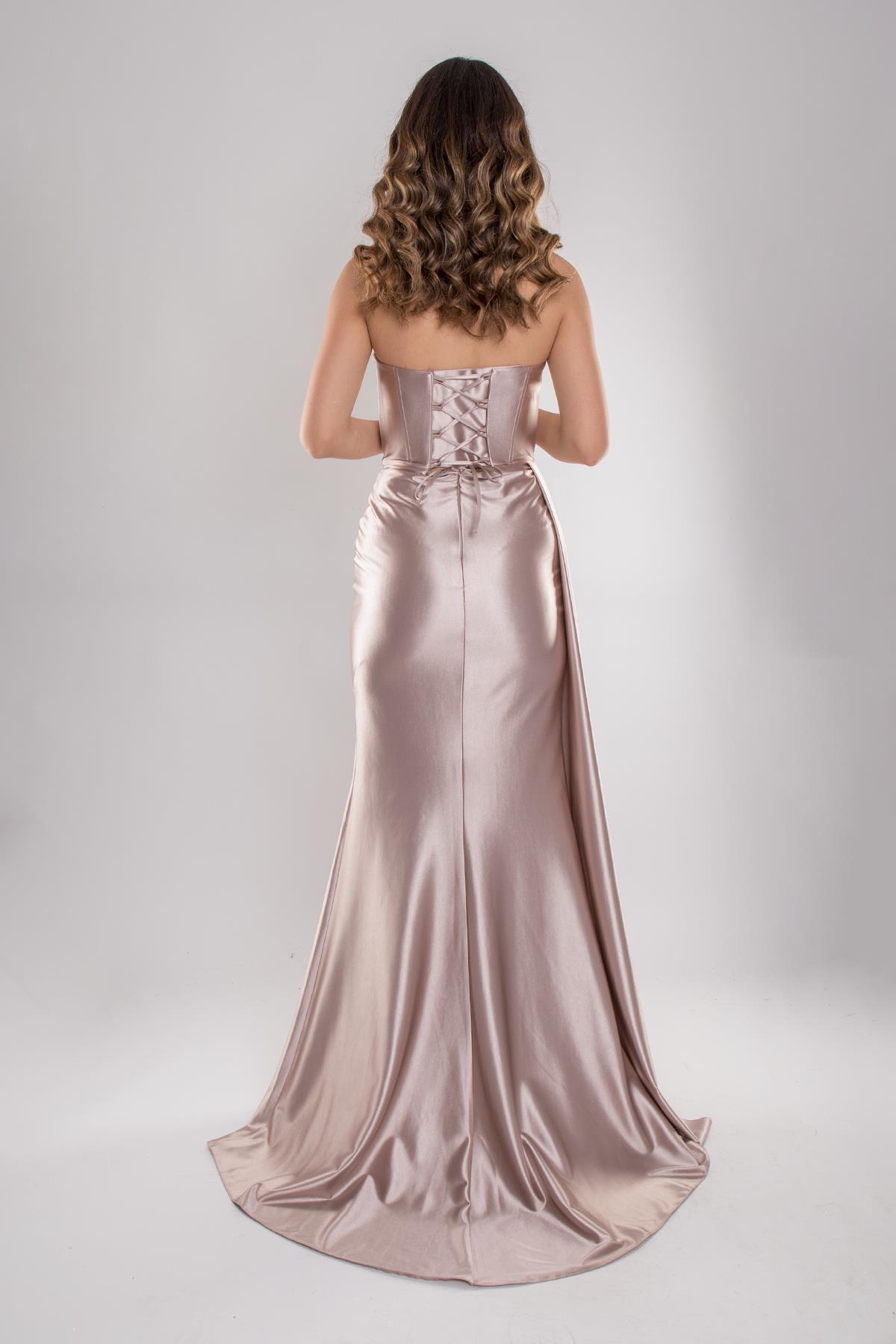 5046 Straplez Drapeli Kuyruklu Örme Saten Elbise