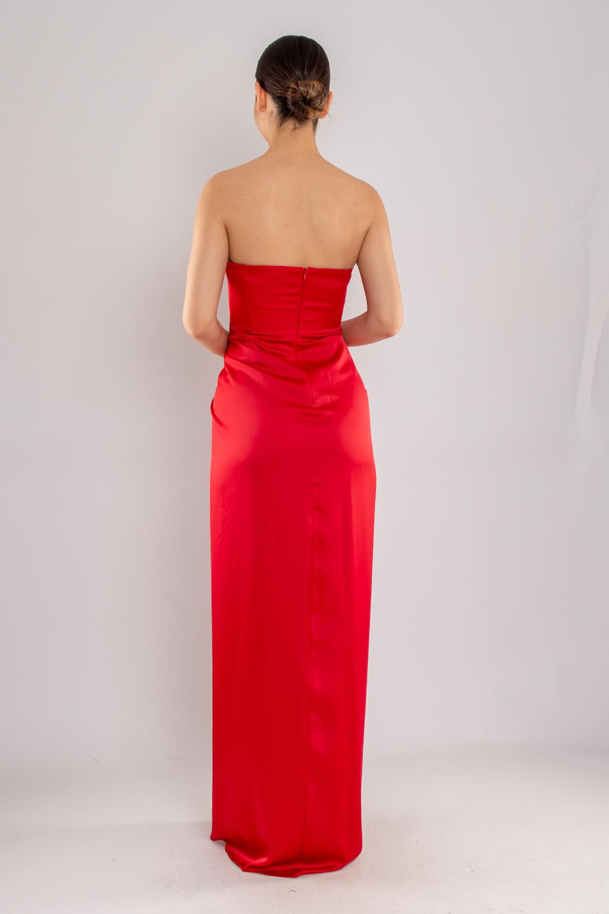 5062 Straplez Göğüs Balen Önü Büzgülü Uzun Saten Elbise