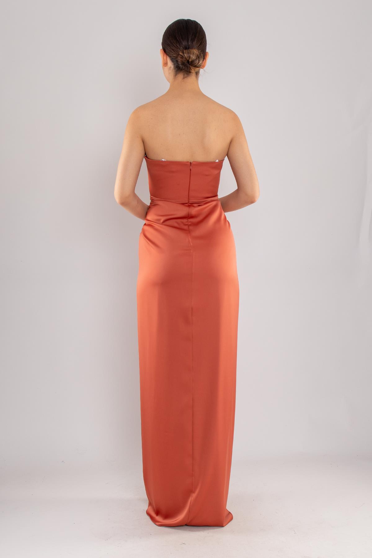 5062 Straplez Göğüs Balen Önü Büzgülü Uzun Saten Elbise