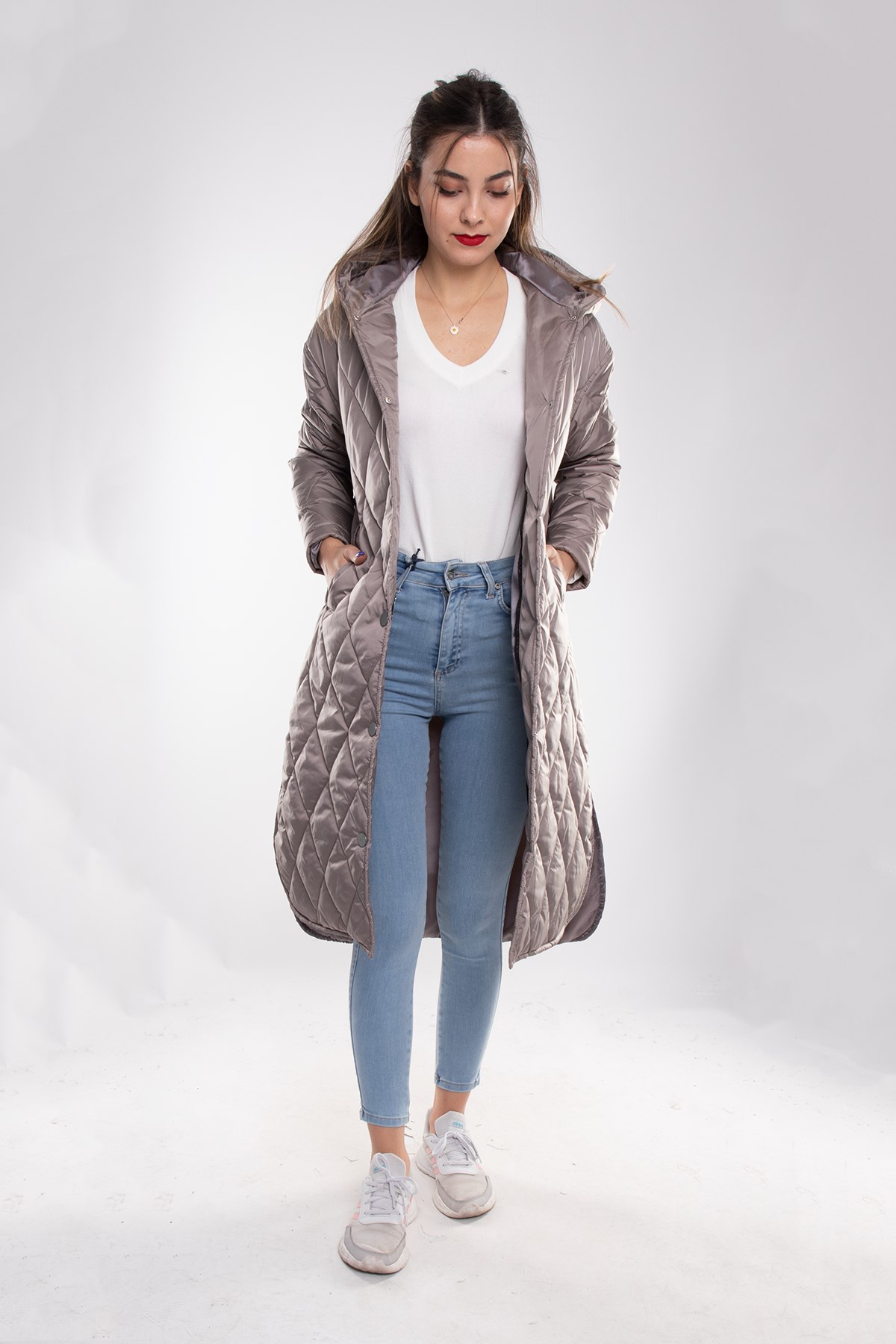 5101 Kapitone Kapşonlu Önü Çıtçıtlı Uzun Kadın Mont