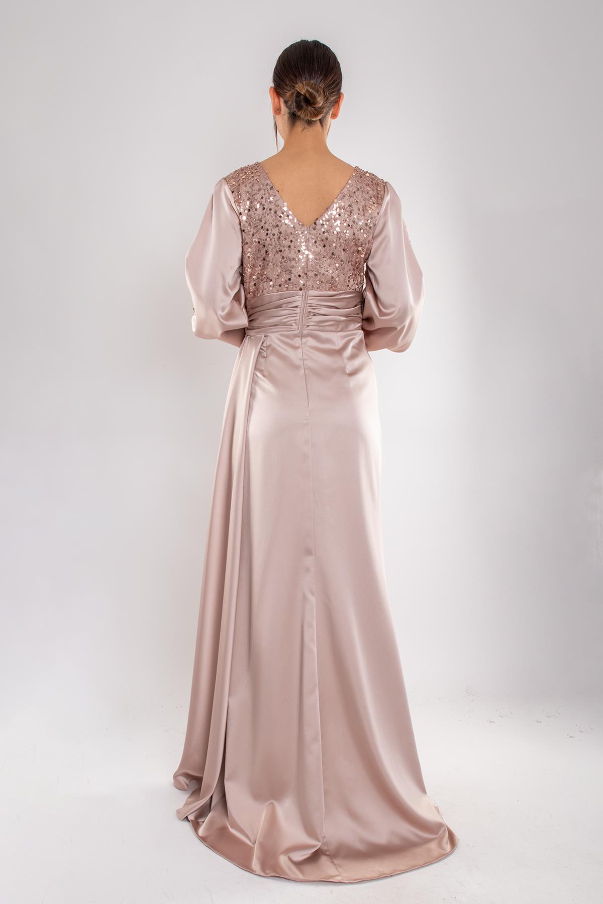 514 Kruvaze Yaka Kollu Pulpayet Detay Uzun Saten Elbise