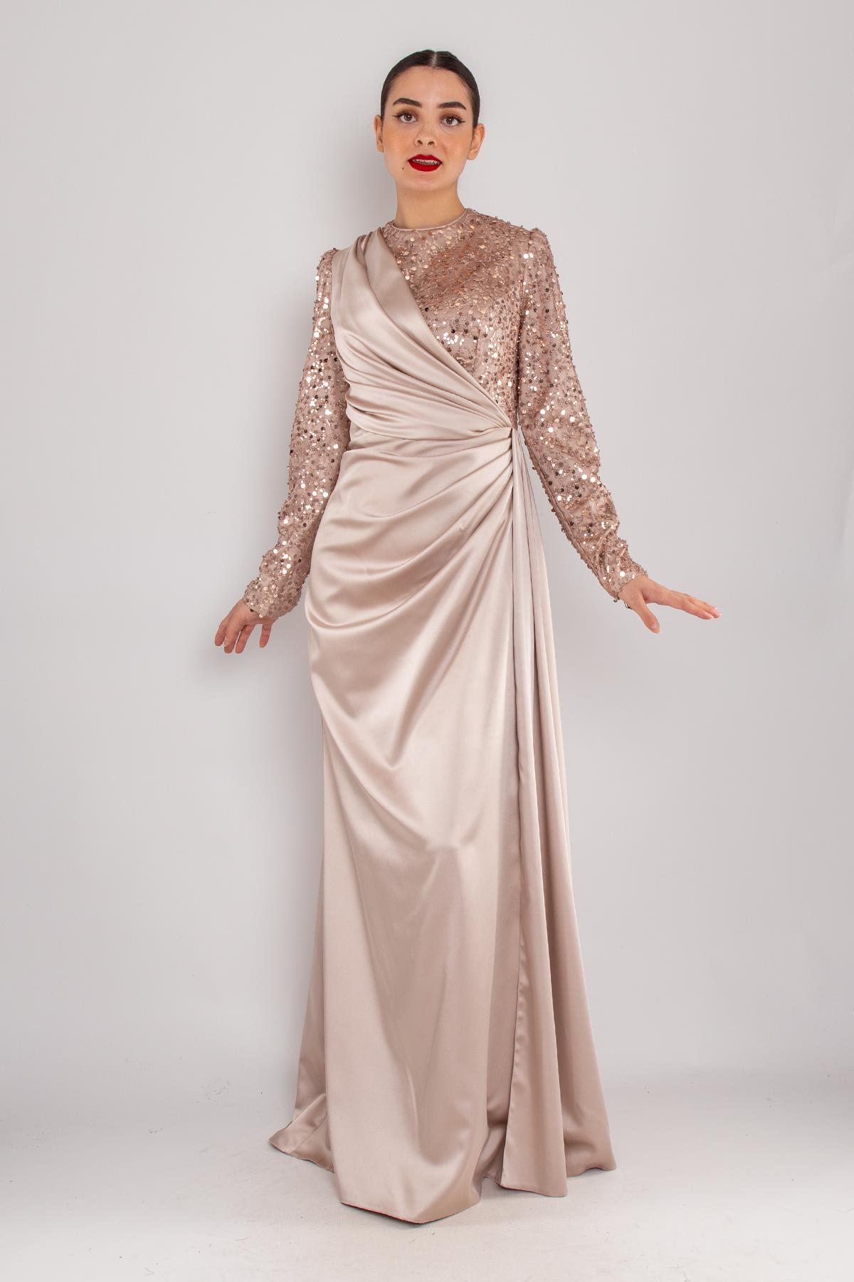 521 Payet ve Boncuklu Tesettür Yandan Drapeli Saten Uzun Elbise