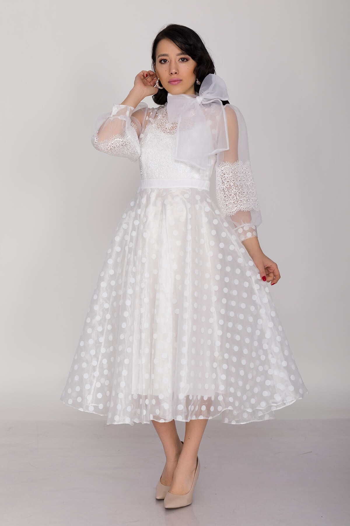 610049 KB Astarlı Tül Kol Puanlı Organze Kısa Elbise