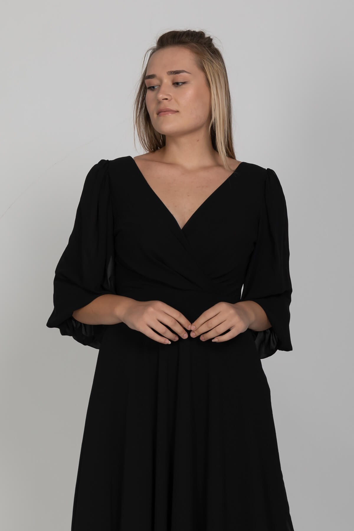 610901 Eteği Asimetrik Balon Kol Vyaka Kuşaklı Şifon Büyük Beden Kısa Elbise