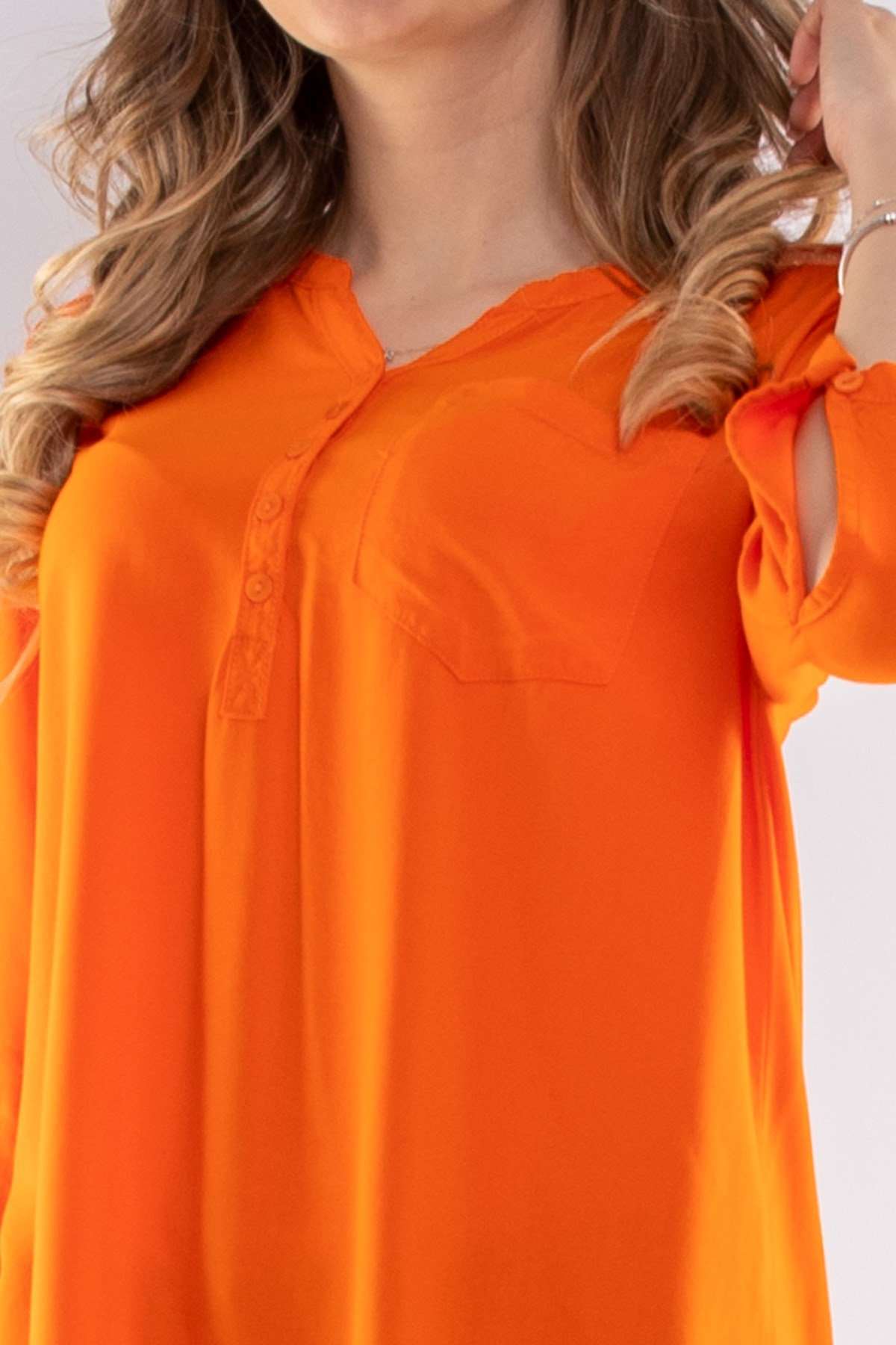 615 Omuz Ve Sırt Simli Truv.Kol Kadın Gömlek