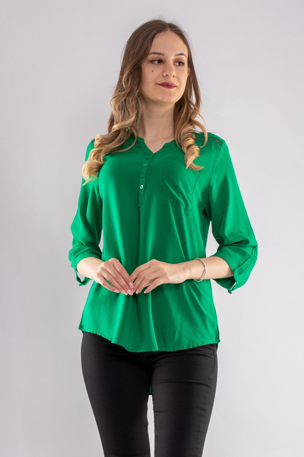 615 Omuz Ve Sırt Simli Truv.Kol Kadın Gömlek