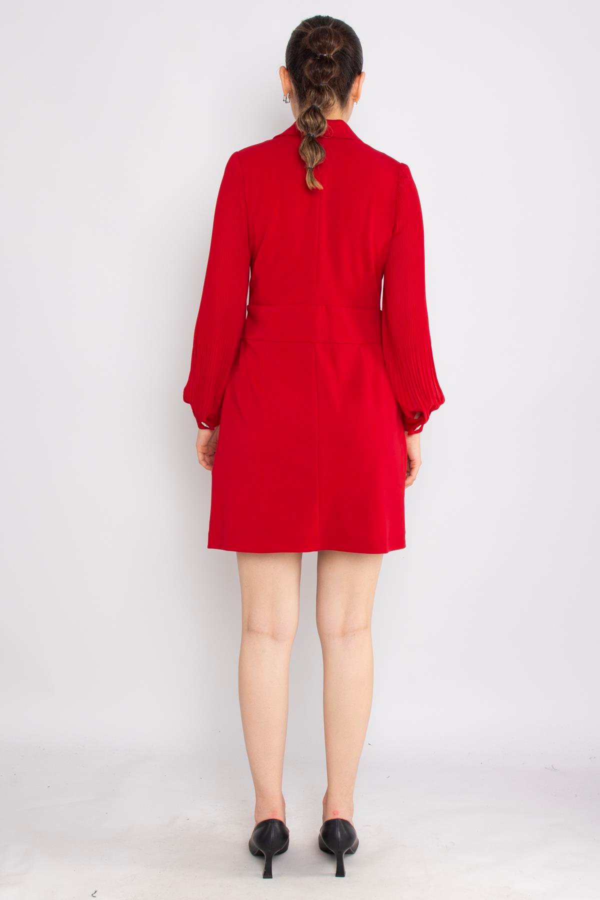 61891 Pilise Kol Kruvaze Yaka Broş Detay Kapaklı Kısa Krep Elbise