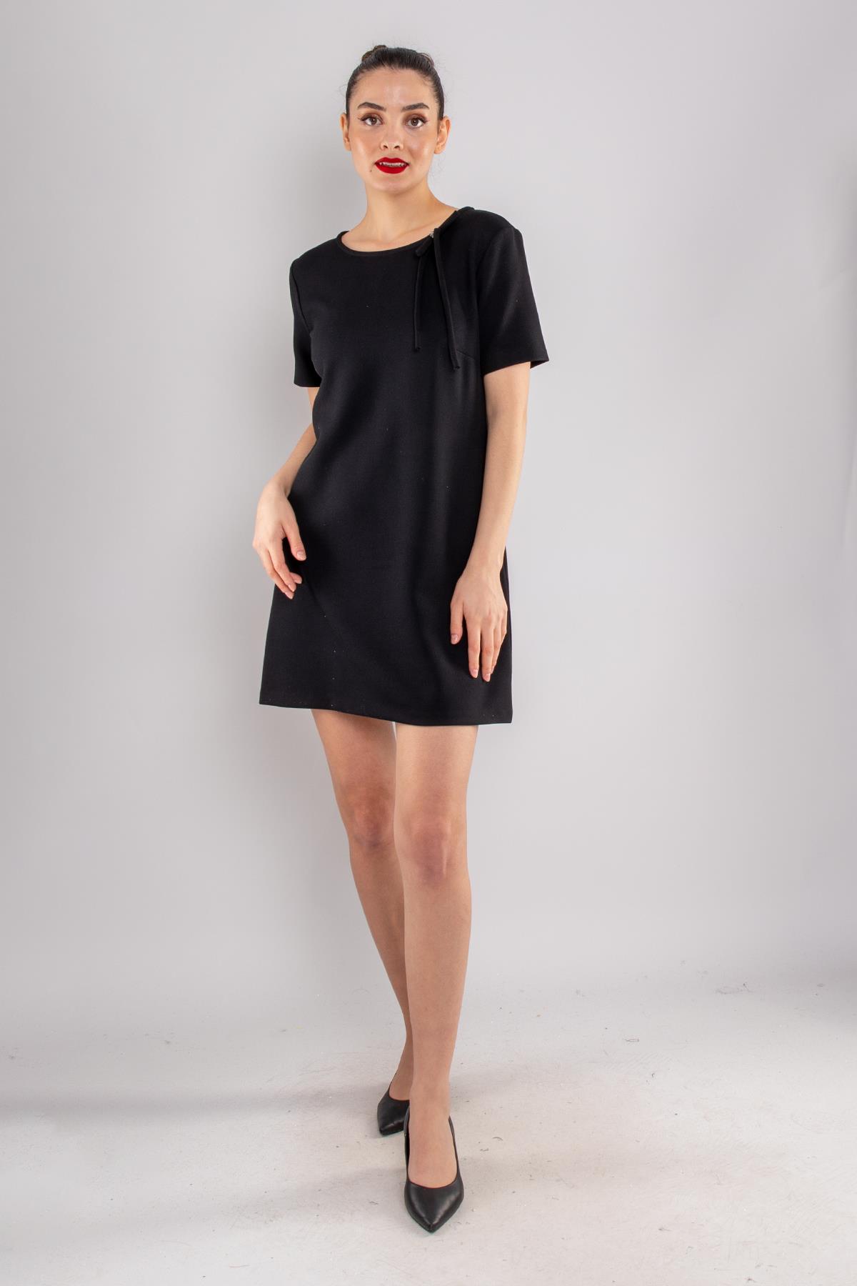 61898 Bisiklet Yaka Taşlı Fiyonk Detay Mini Örme Elbise