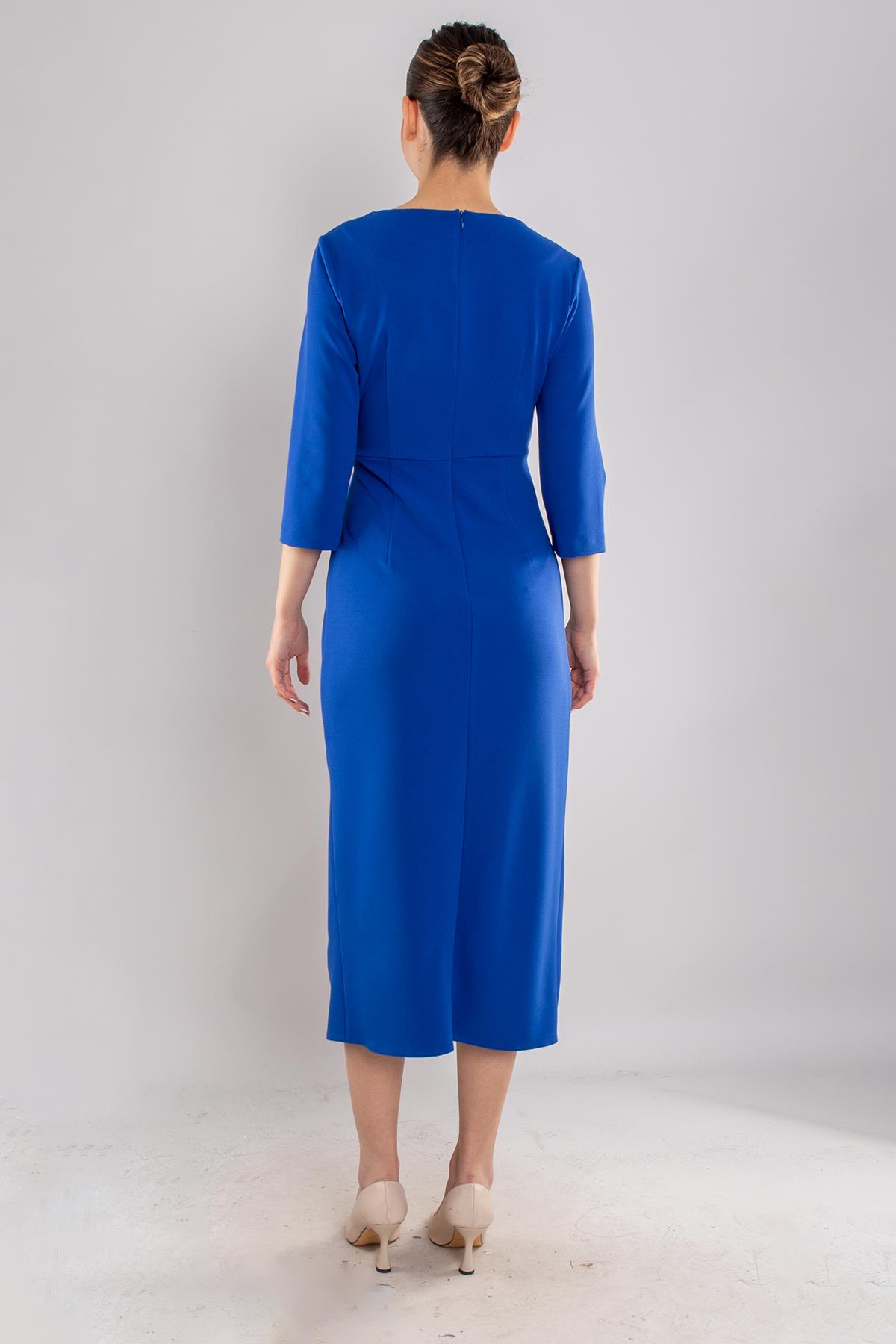 61923 Kollu Bisiklet Yaka Yandan Büzgülü Uzun Krep Elbise