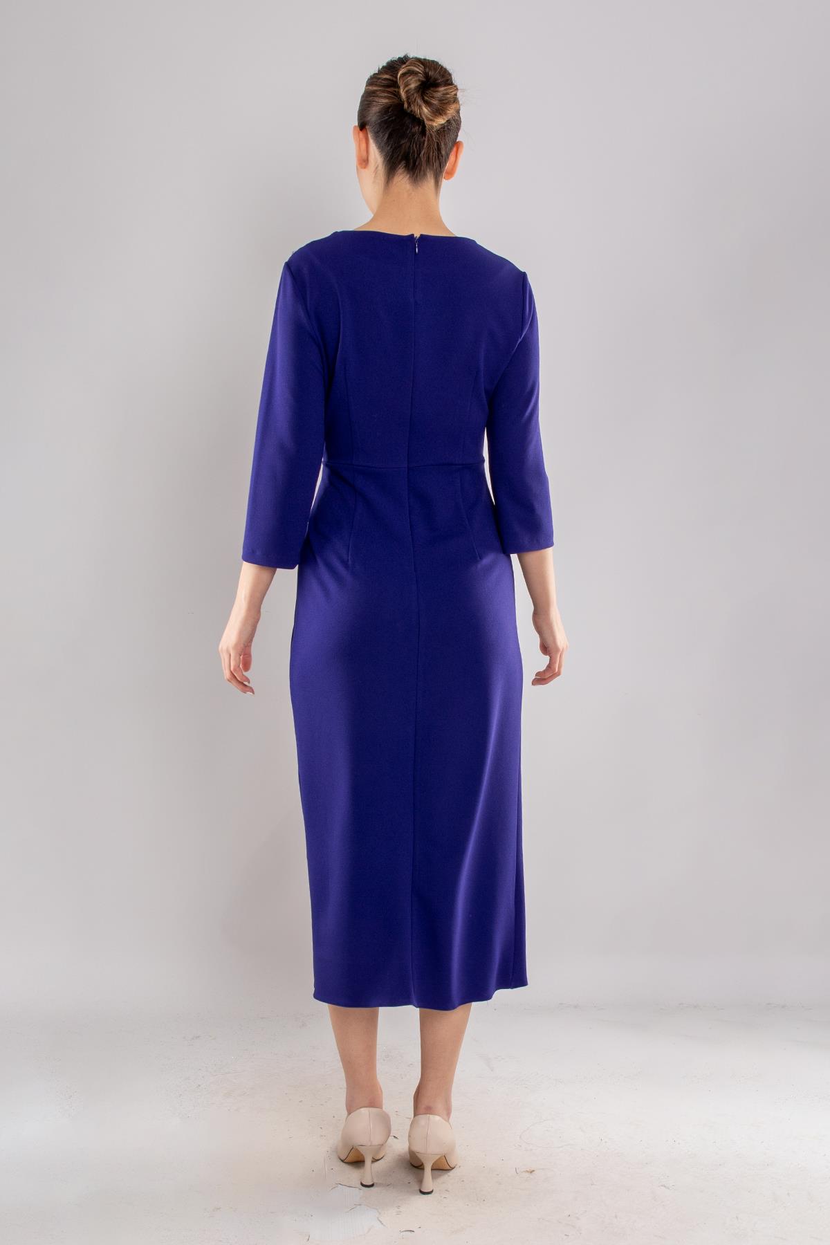 61923 Kollu Bisiklet Yaka Yandan Büzgülü Uzun Krep Elbise