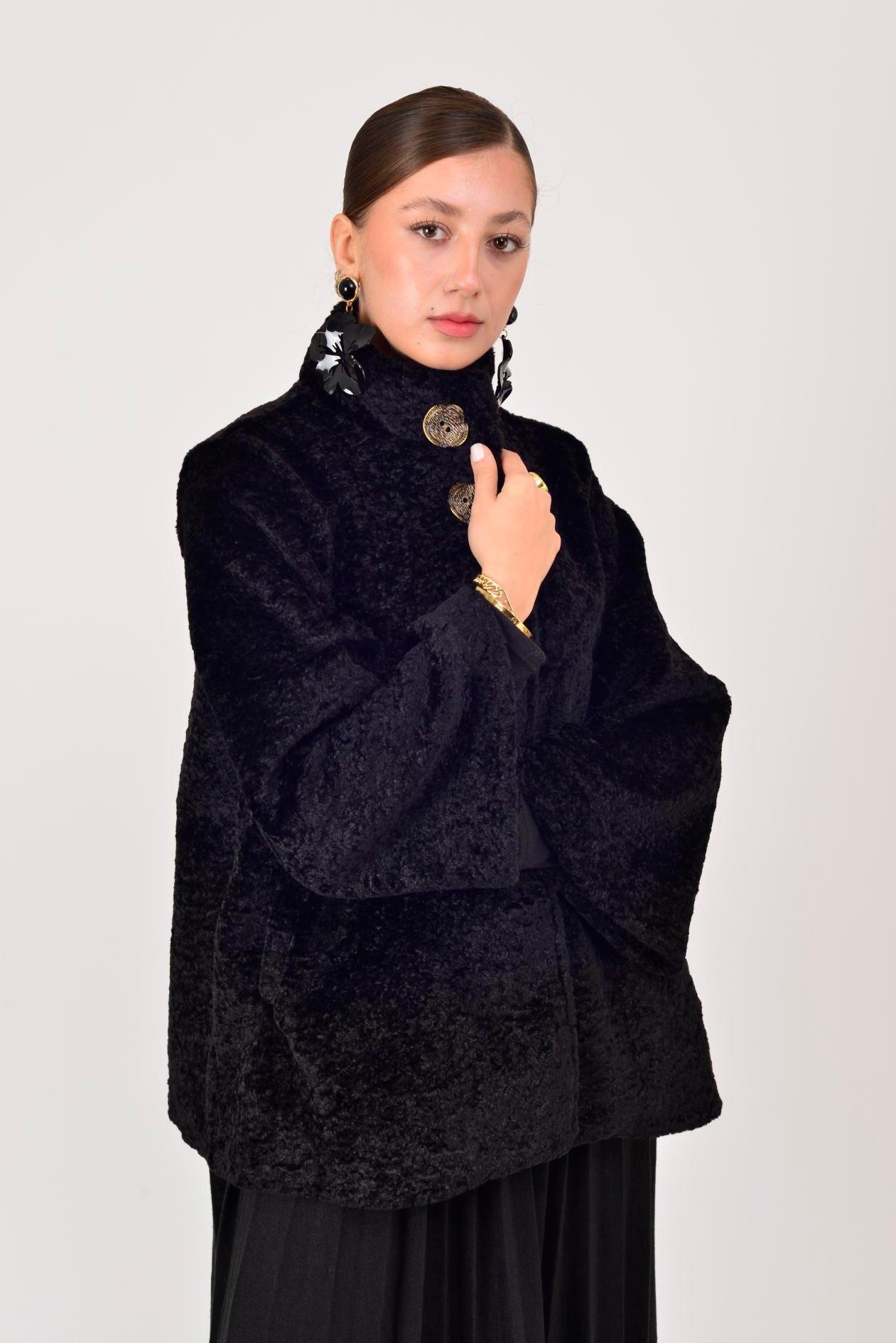 65756 Düz Desen Asimetrik Pirinç Düğmeli Keçe Kaban