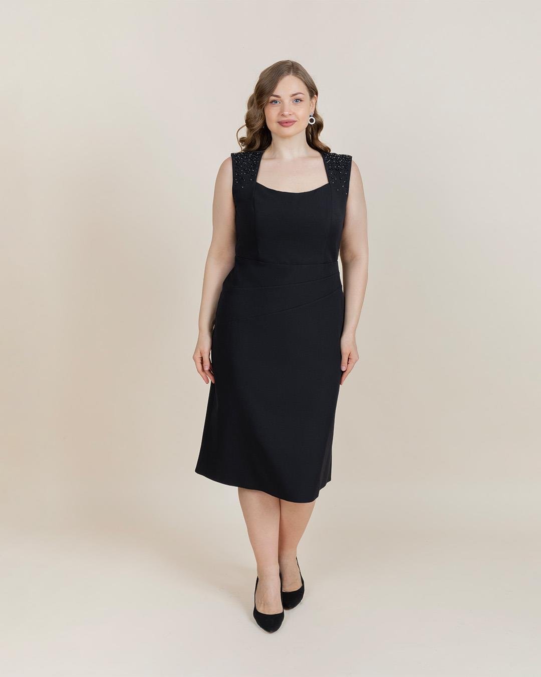 7015 Kare Yaka Omuz Boncuklu Kısa Krep Elbise