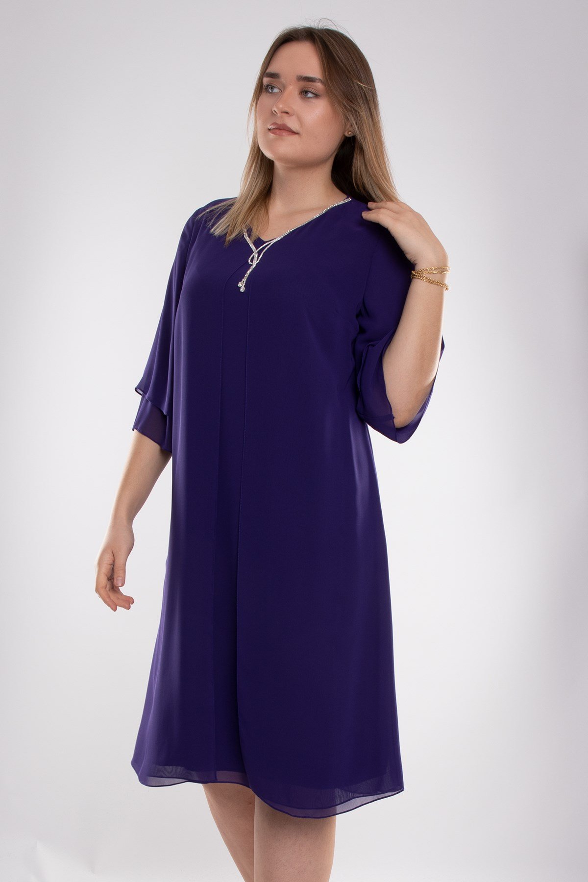 7030 Büyük Beden SuYolu Taş Kolyeli Krep Şifon Elbise