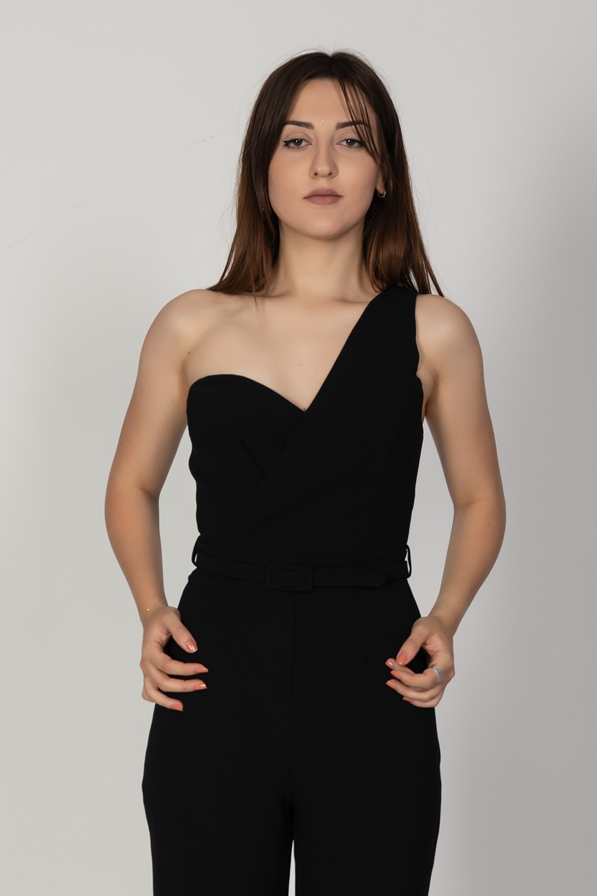 70302 Tek Omuz Beli Kemerli Önü Kruvaze Krep Abiye Tulum