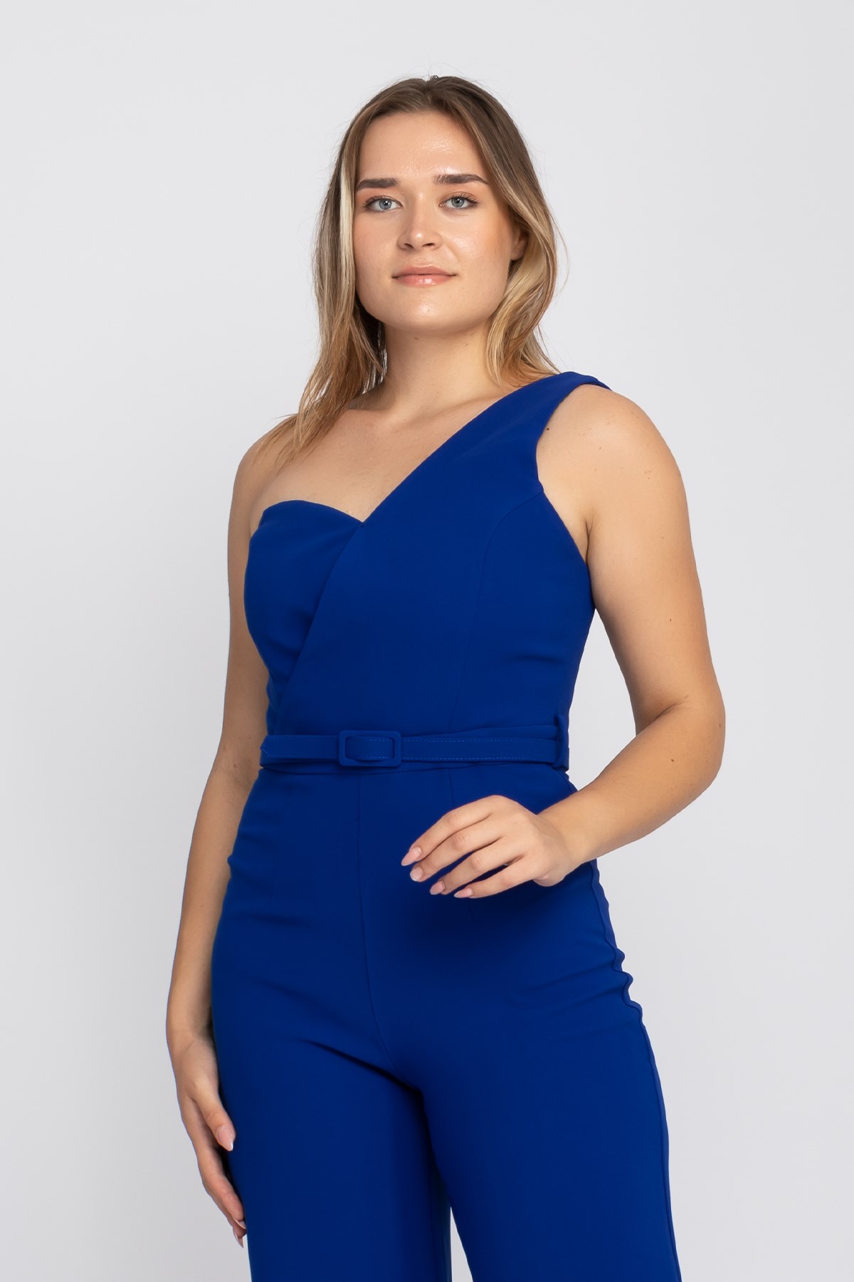 70302 Tek Omuz Beli Kemerli Önü Kruvaze Krep Abiye Tulum