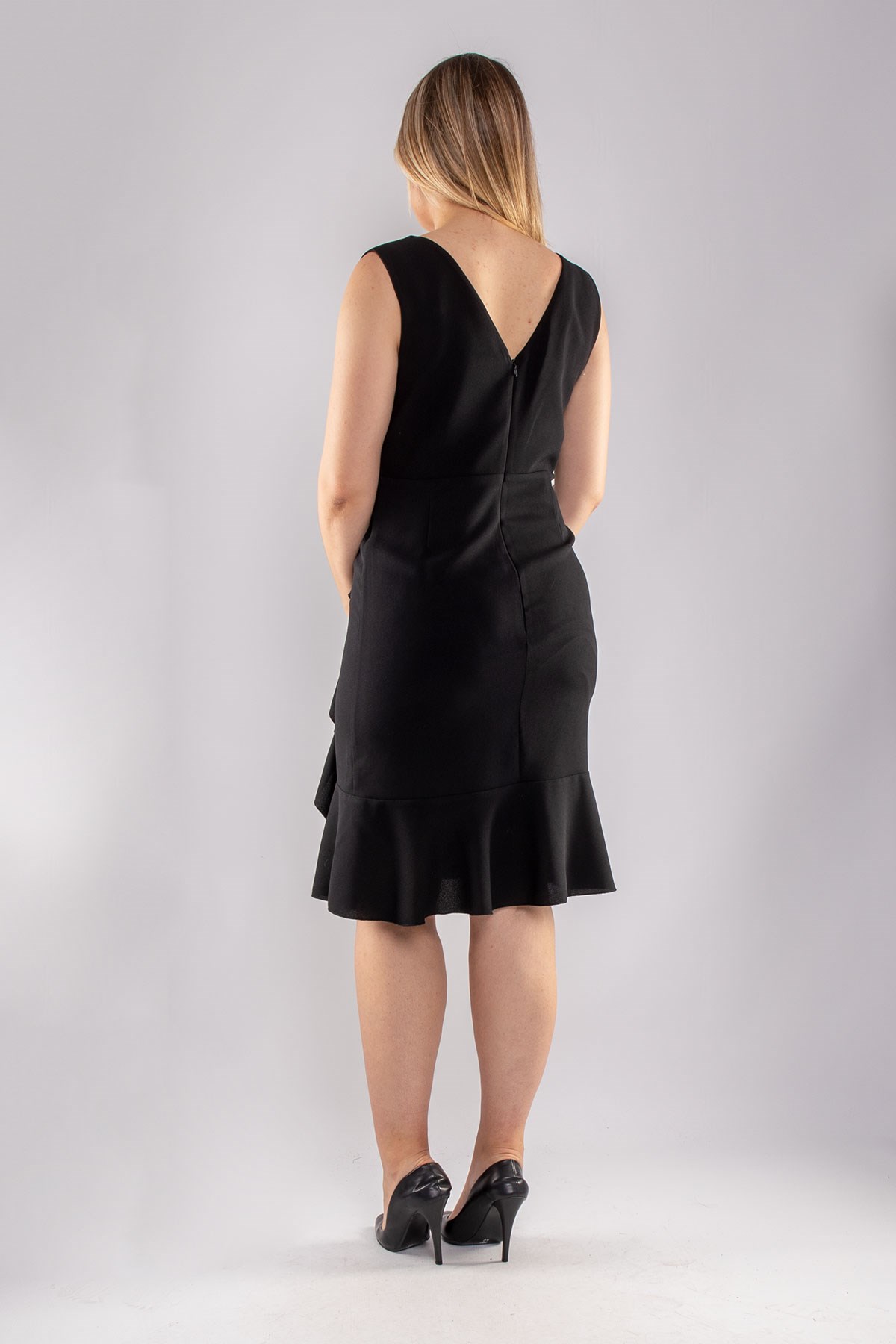 7056 Büyük Beden Kruvaze Yaka Eteği Fırfırlı Kısa Krep Elbise