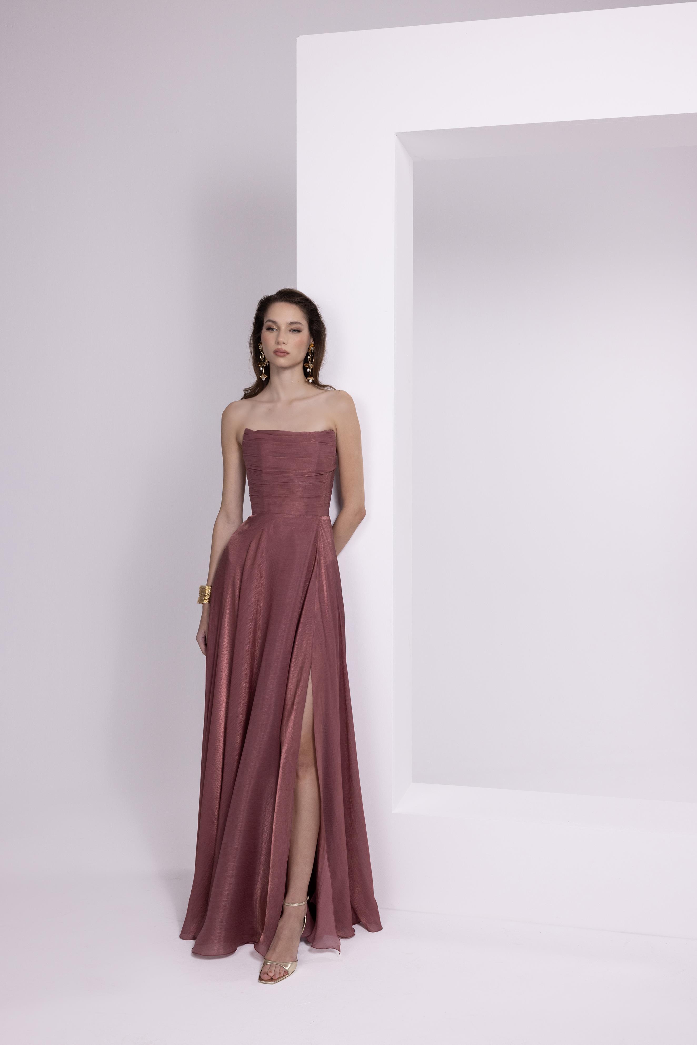 7066 Straplez Yırtmaçlı Jakarlı Drapeli Elbise