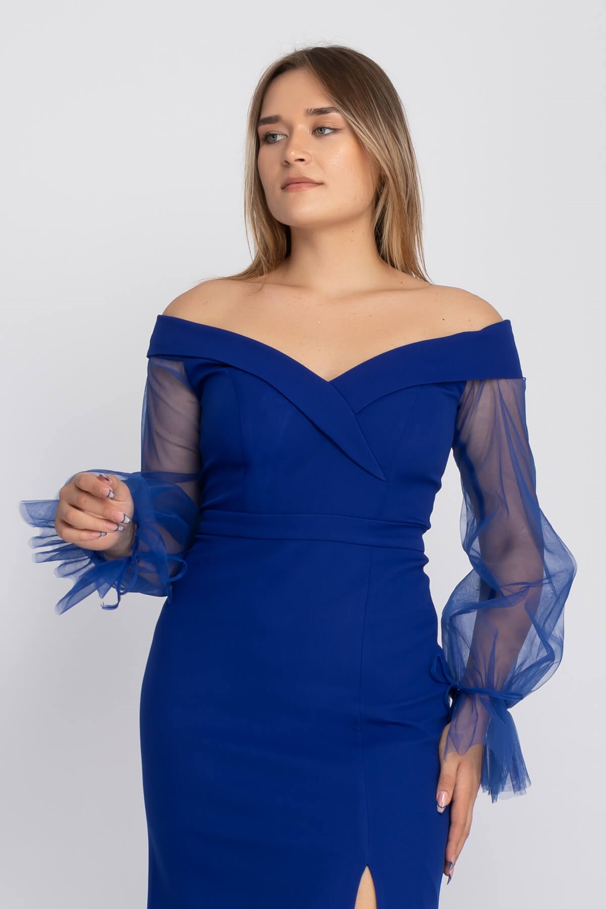 7081 Lady Yaka Tül Kol Yırtmaçlı Krep Balık Uzun Elbise