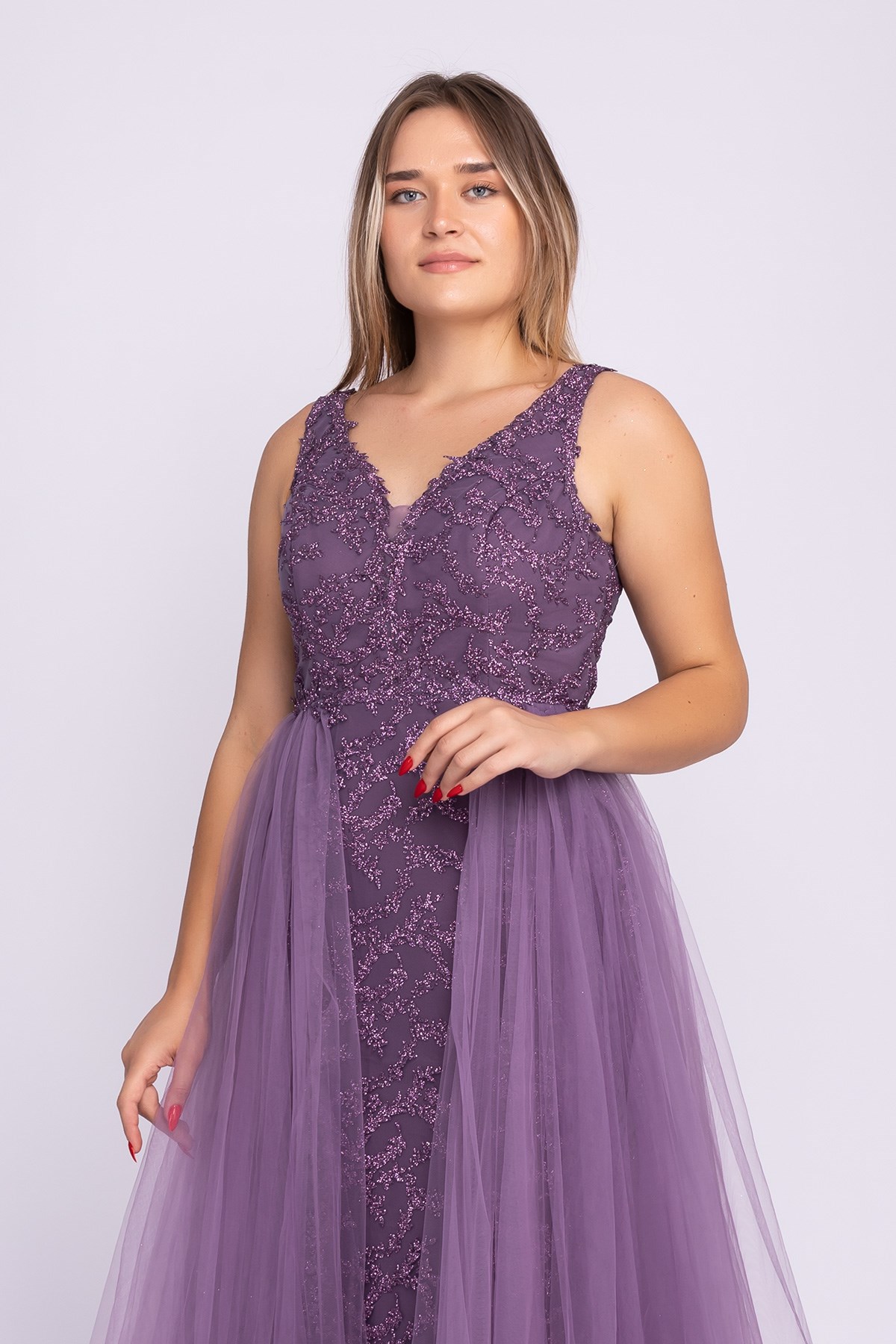 7095 Sim Nakış İşleme Tül Kuyruklu Long Dress Nişanlık