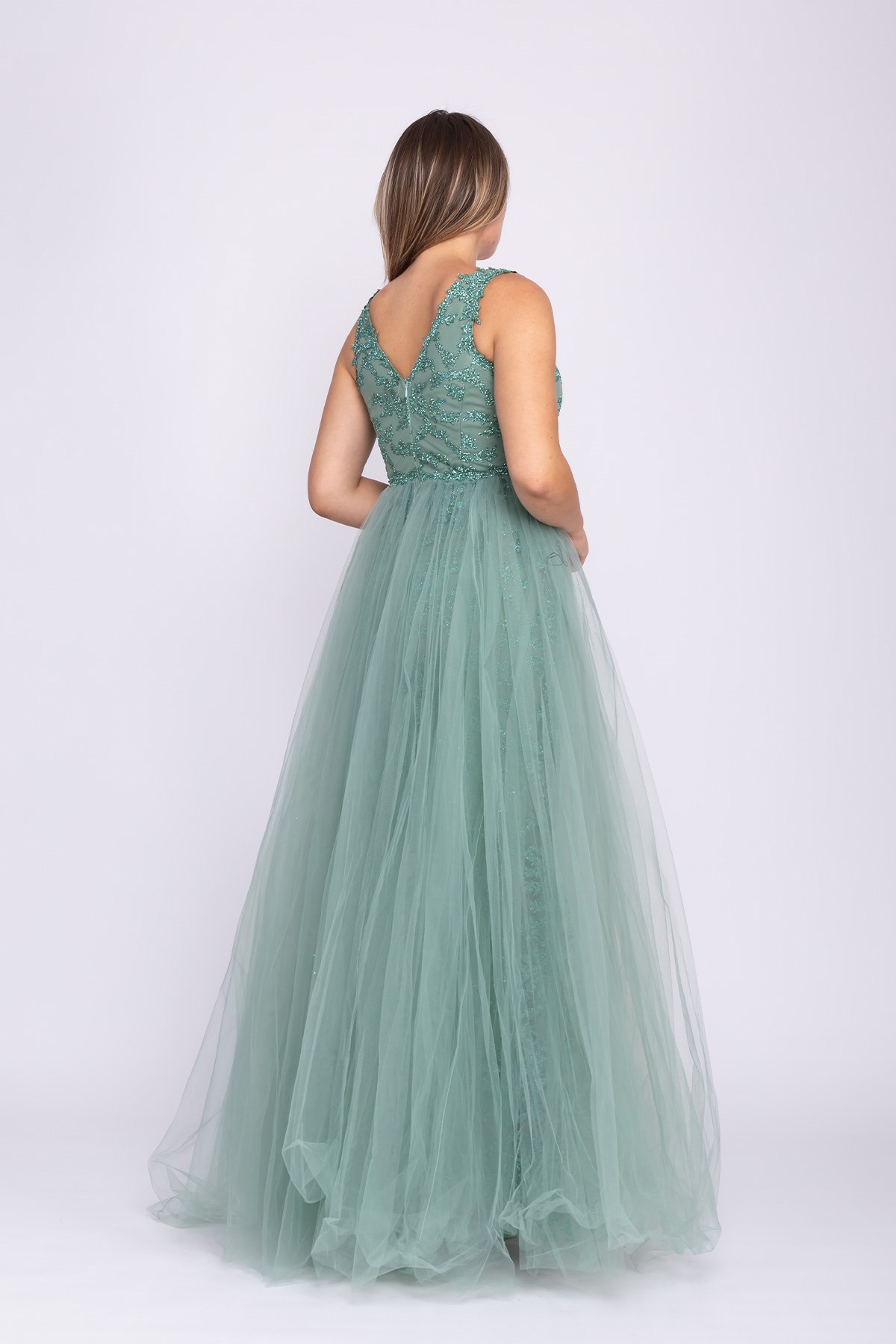 7095 Sim Nakış İşleme Tül Kuyruklu Long Dress Nişanlık