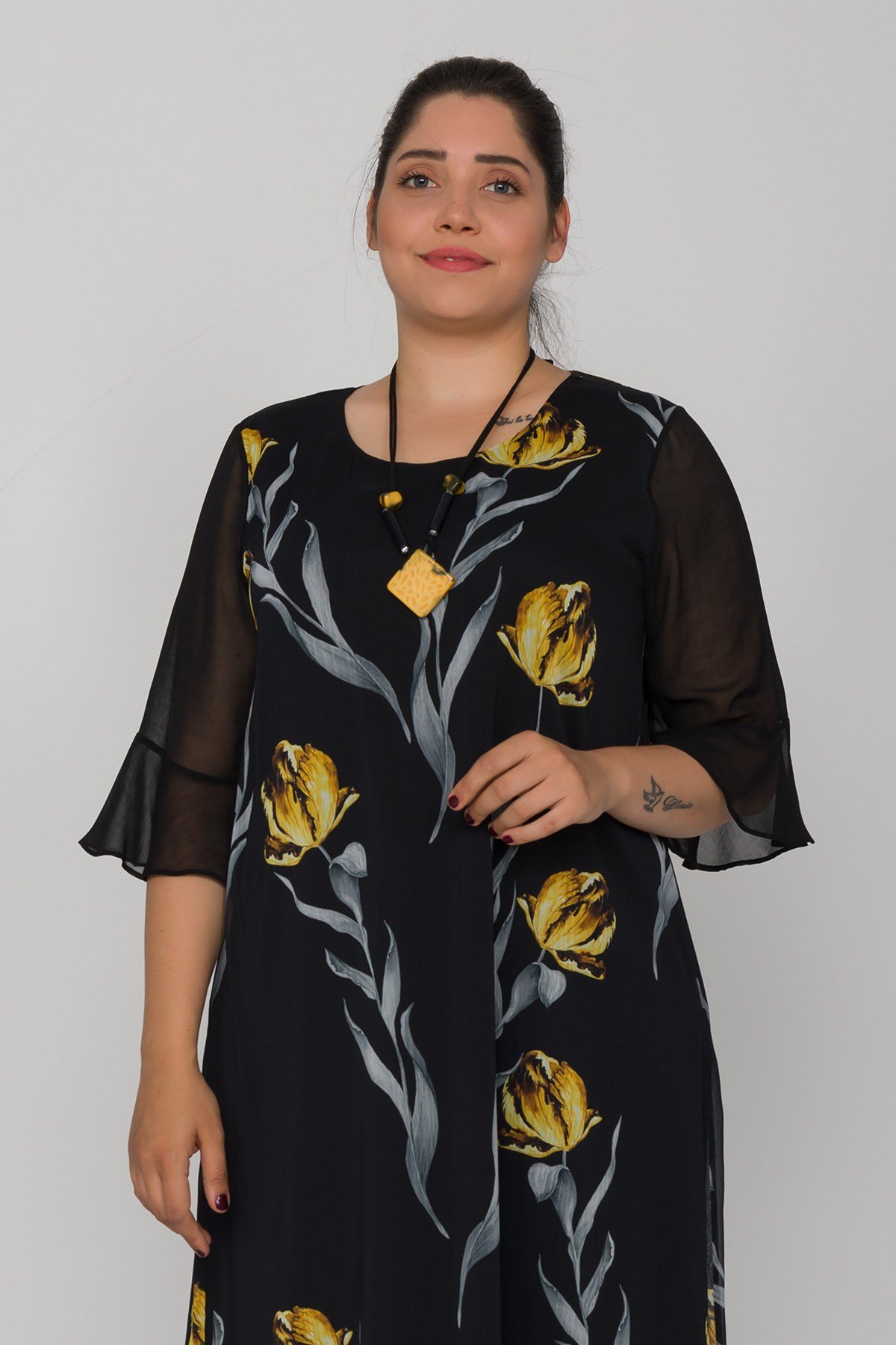 7099 Büyük Beden Lale Desen Tül Kol Kolyeli Şifon Kısa Elbise