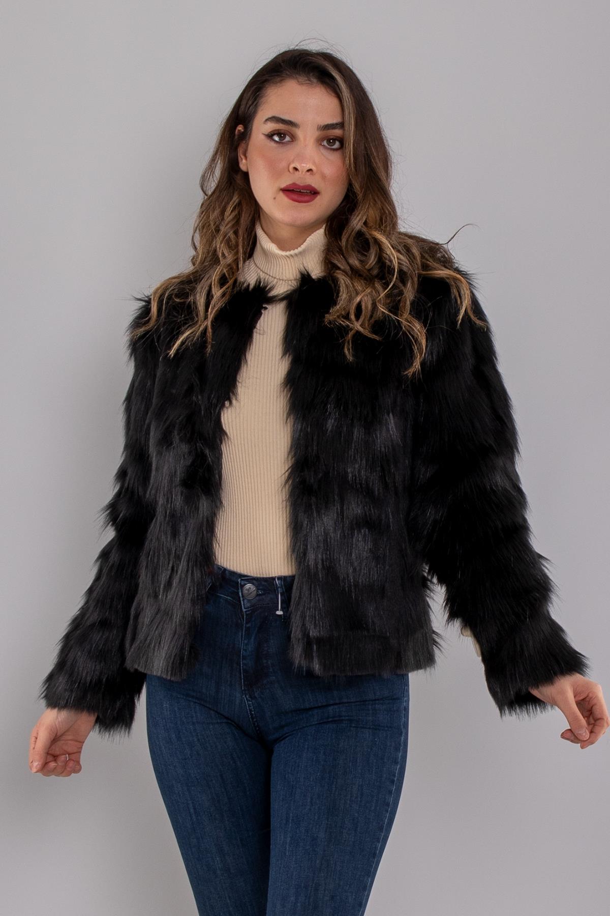 7300 Karla Kısa Kareli Kürklü Ceket