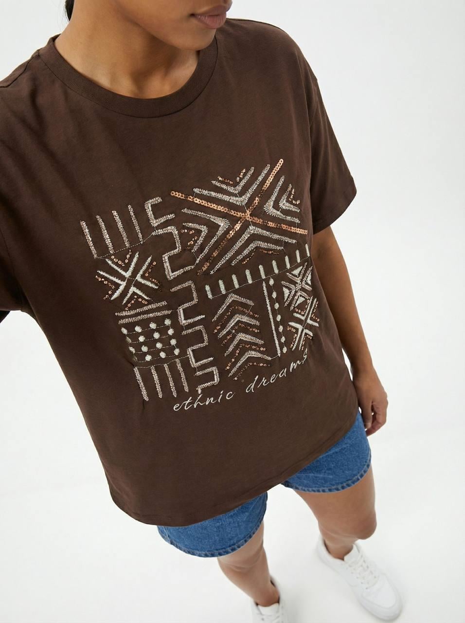 7550 Boncuklu Etnik Desen Kısa Kol Tshirt