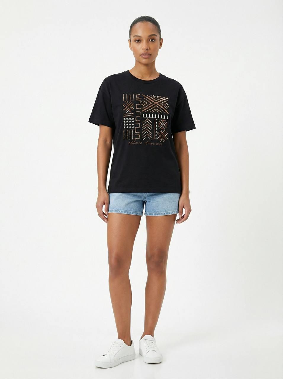 7550 Boncuklu Etnik Desen Kısa Kol Tshirt