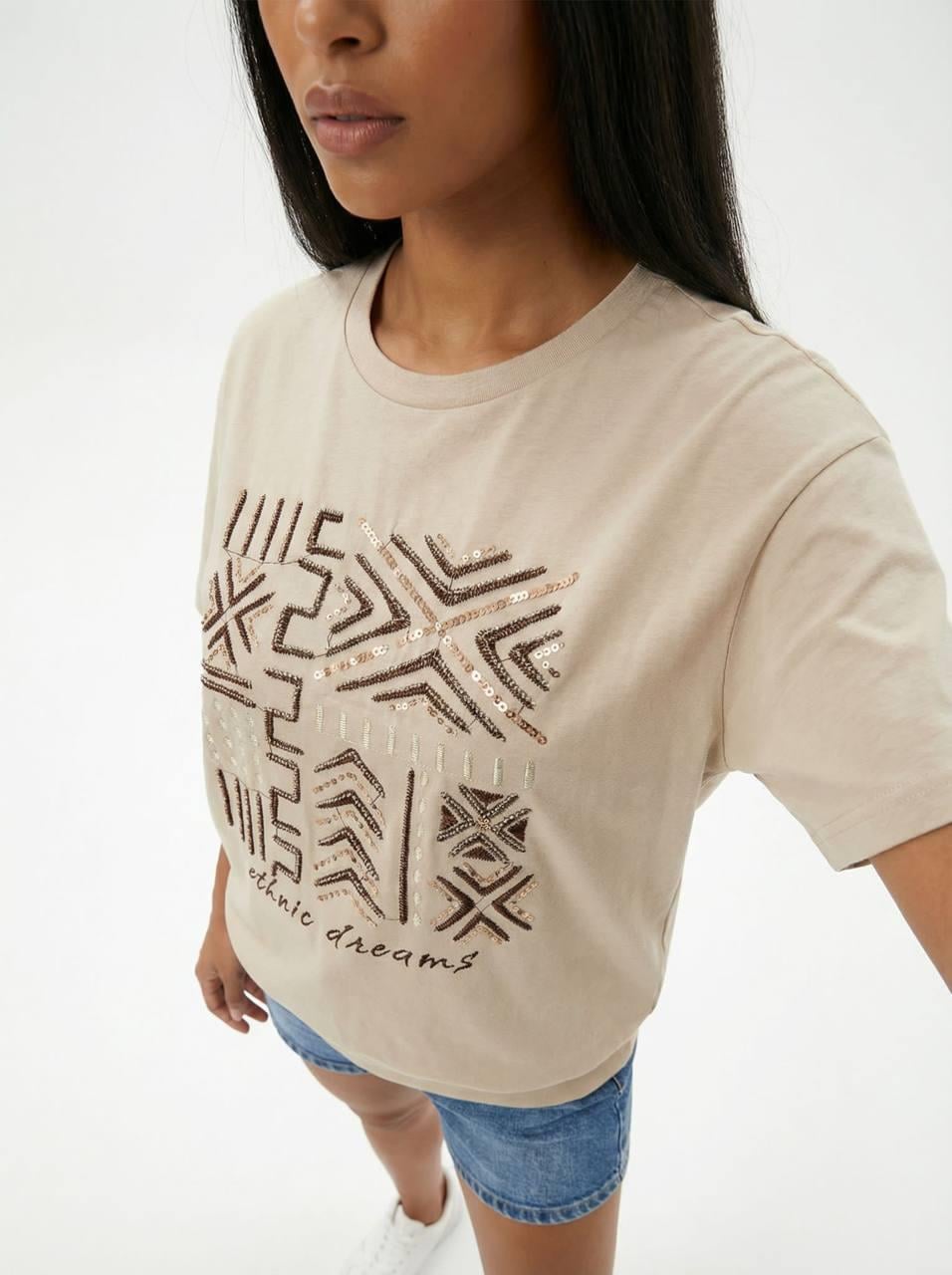 7550 Boncuklu Etnik Desen Kısa Kol Tshirt