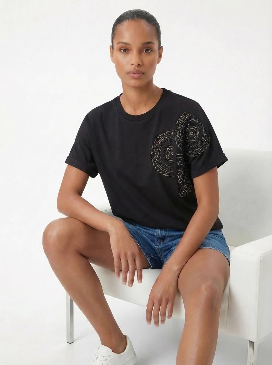 7568 Omuz Boncuklu Mandala Desen Kısa Kol Tshirt