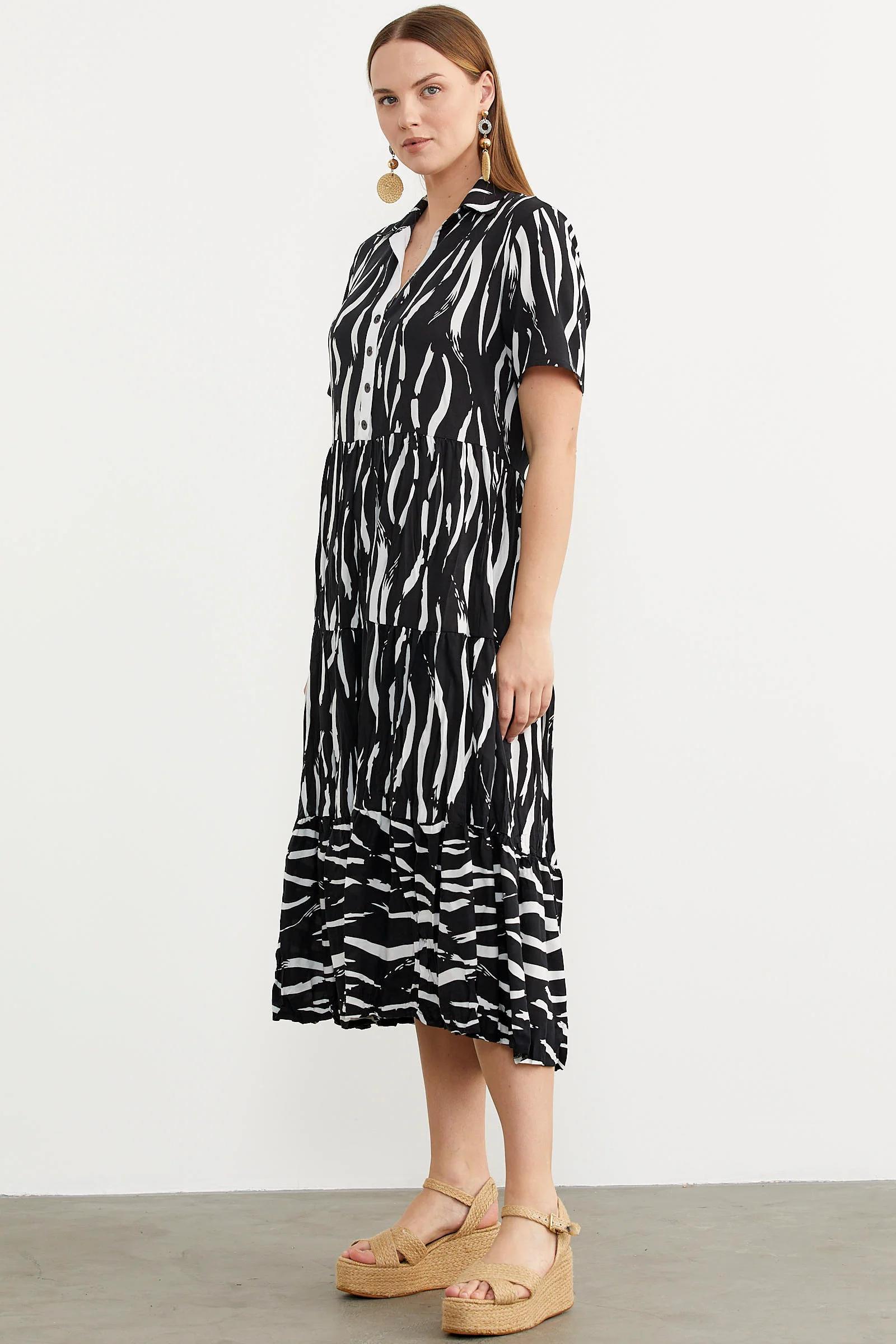 77478 Desenli Büyük Beden Katlı Elbise