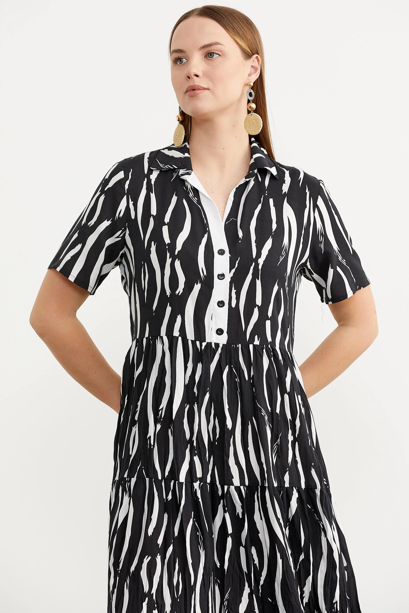 77478 Desenli Büyük Beden Katlı Elbise