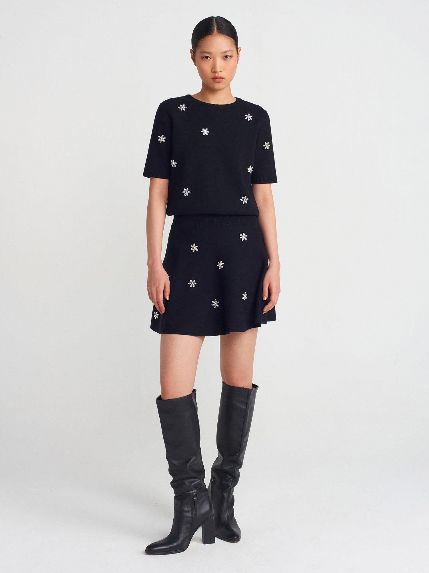 80119 Beli Lastikli El İşi Taş İnci Nakışlı Triko Elbise