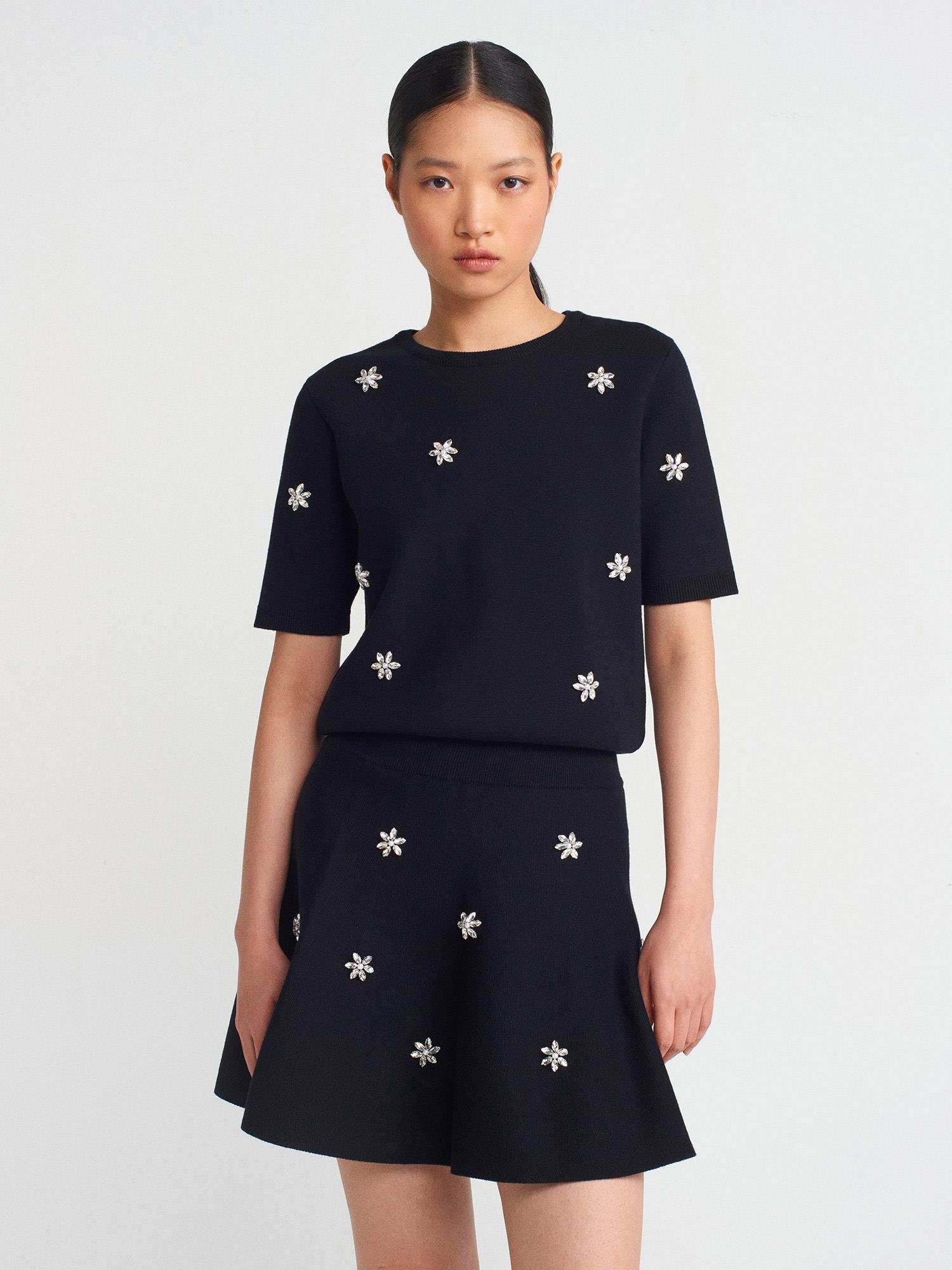 80119 Beli Lastikli El İşi Taş İnci Nakışlı Triko Elbise