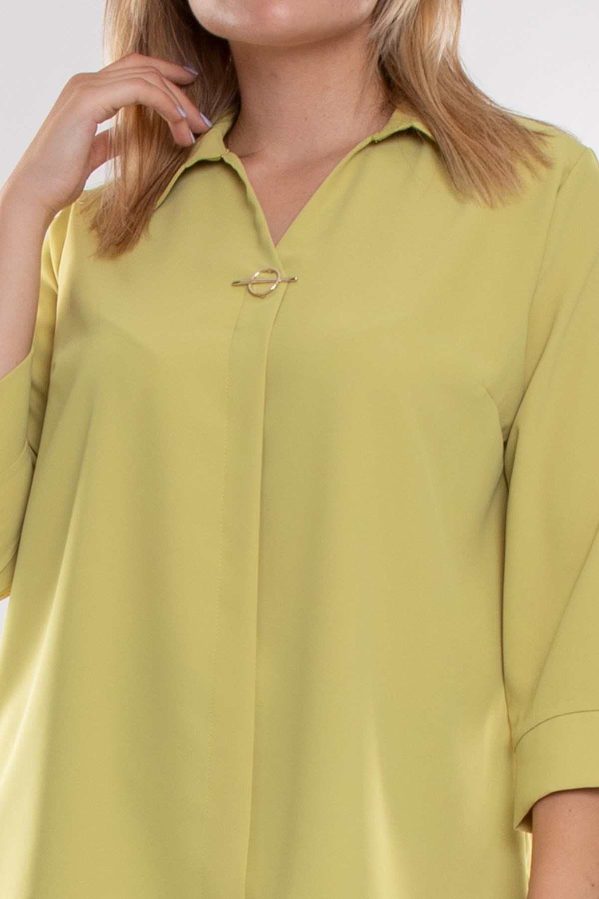 81592 Büyük Beden Broşlu Truvakar Kol Krep Bluz