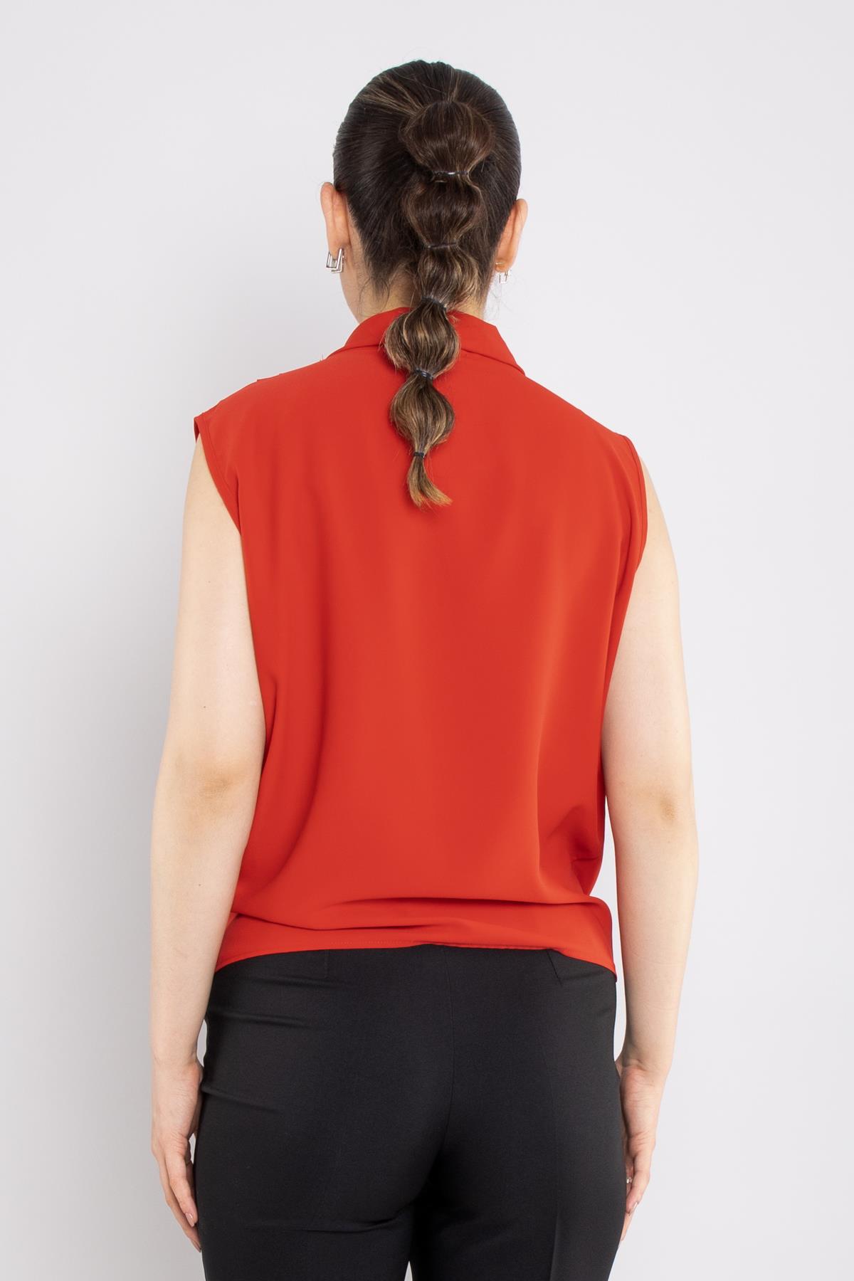 81856 Kruvaze Yaka Dökümlü Kolsuz Şifon Bluz